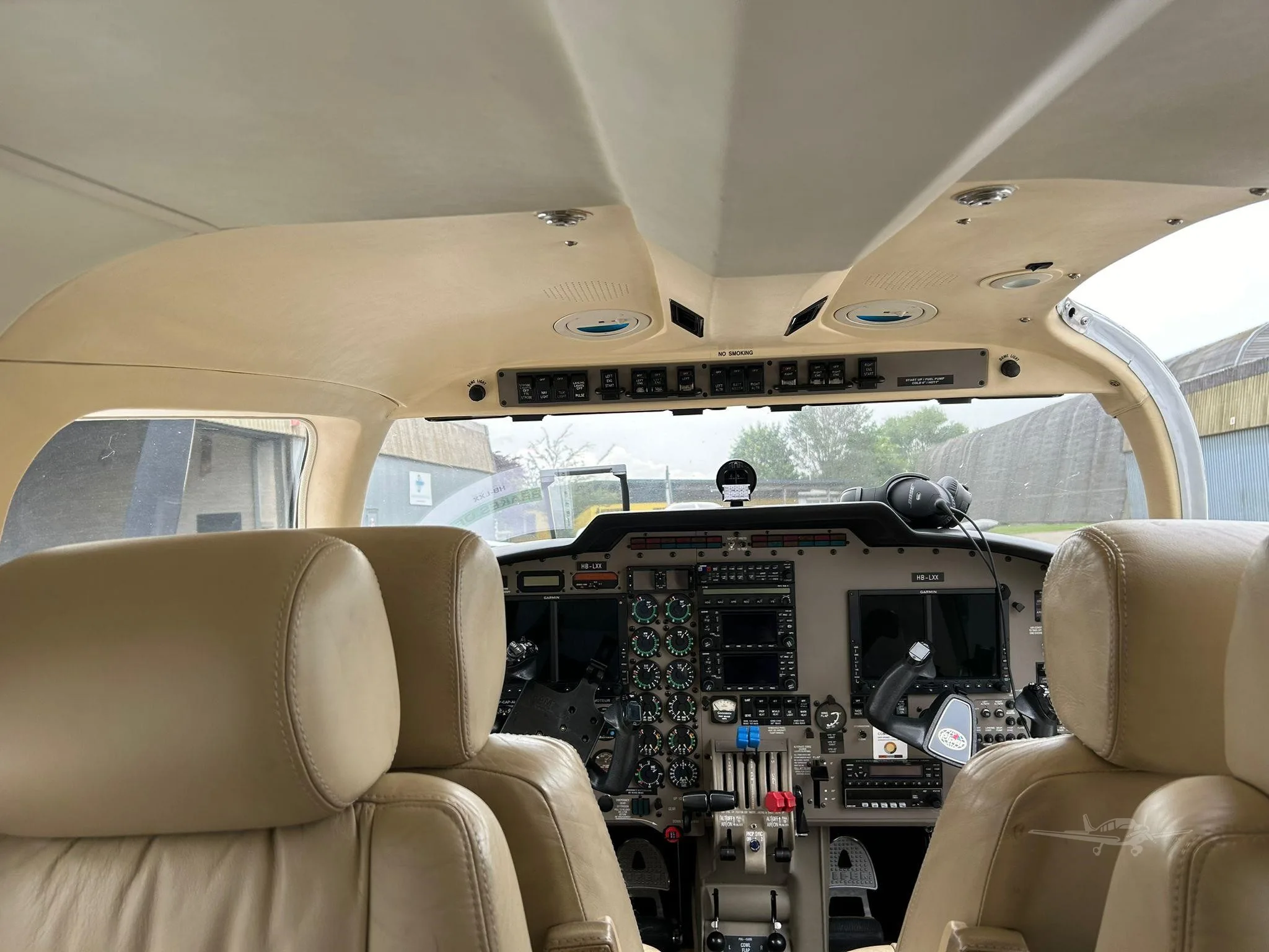 Cabin interior of a 2012 PIPER SENECA V.