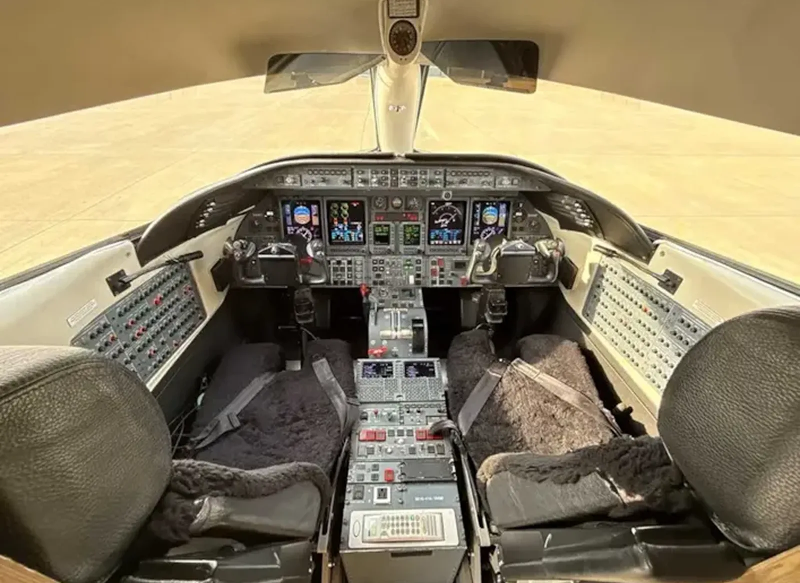 Cockpit and instrument panel of a 2002 Learjet 45.