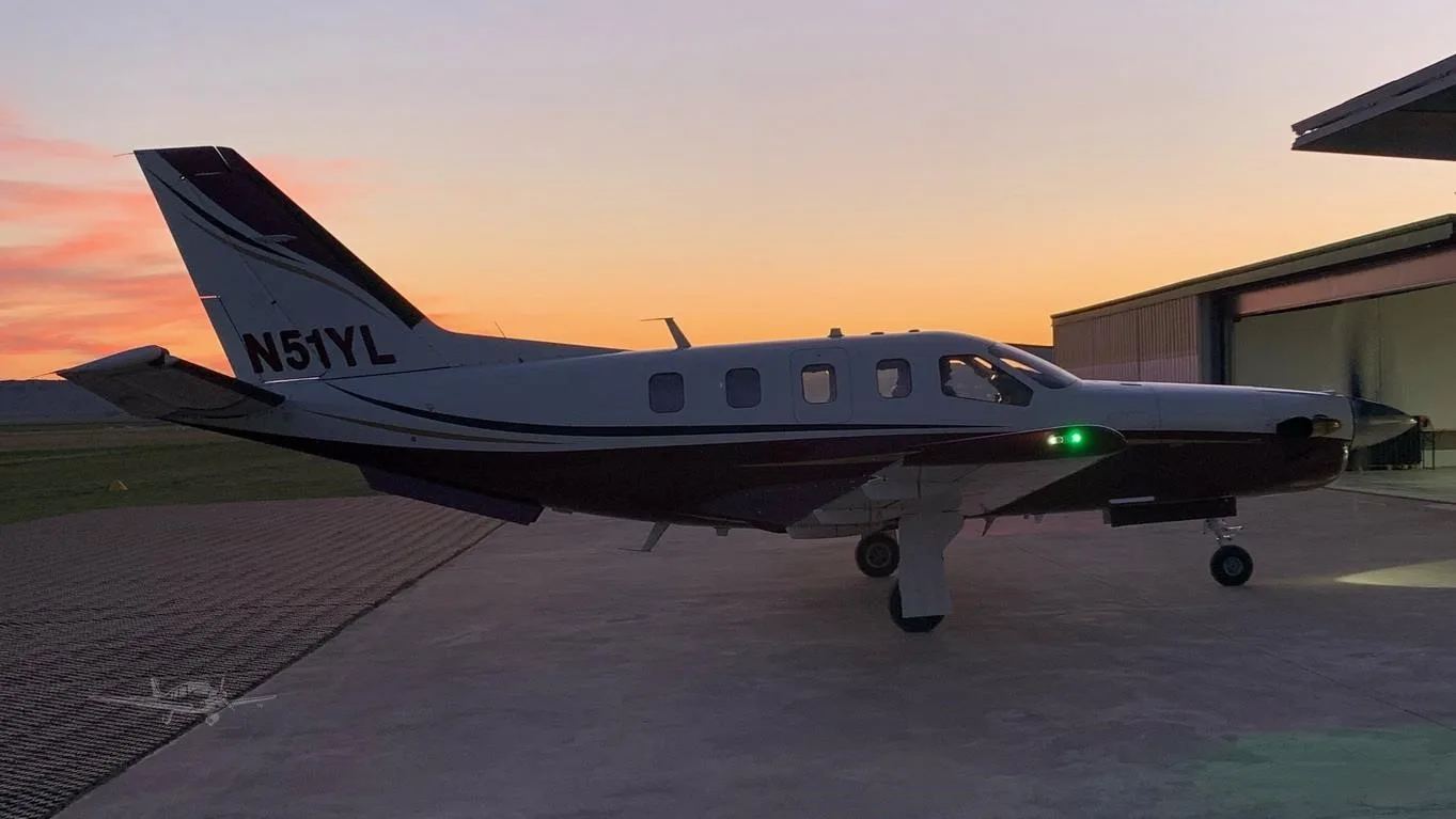 Exterior view of a 2005 DAHER TBM 700C2, N51YL.