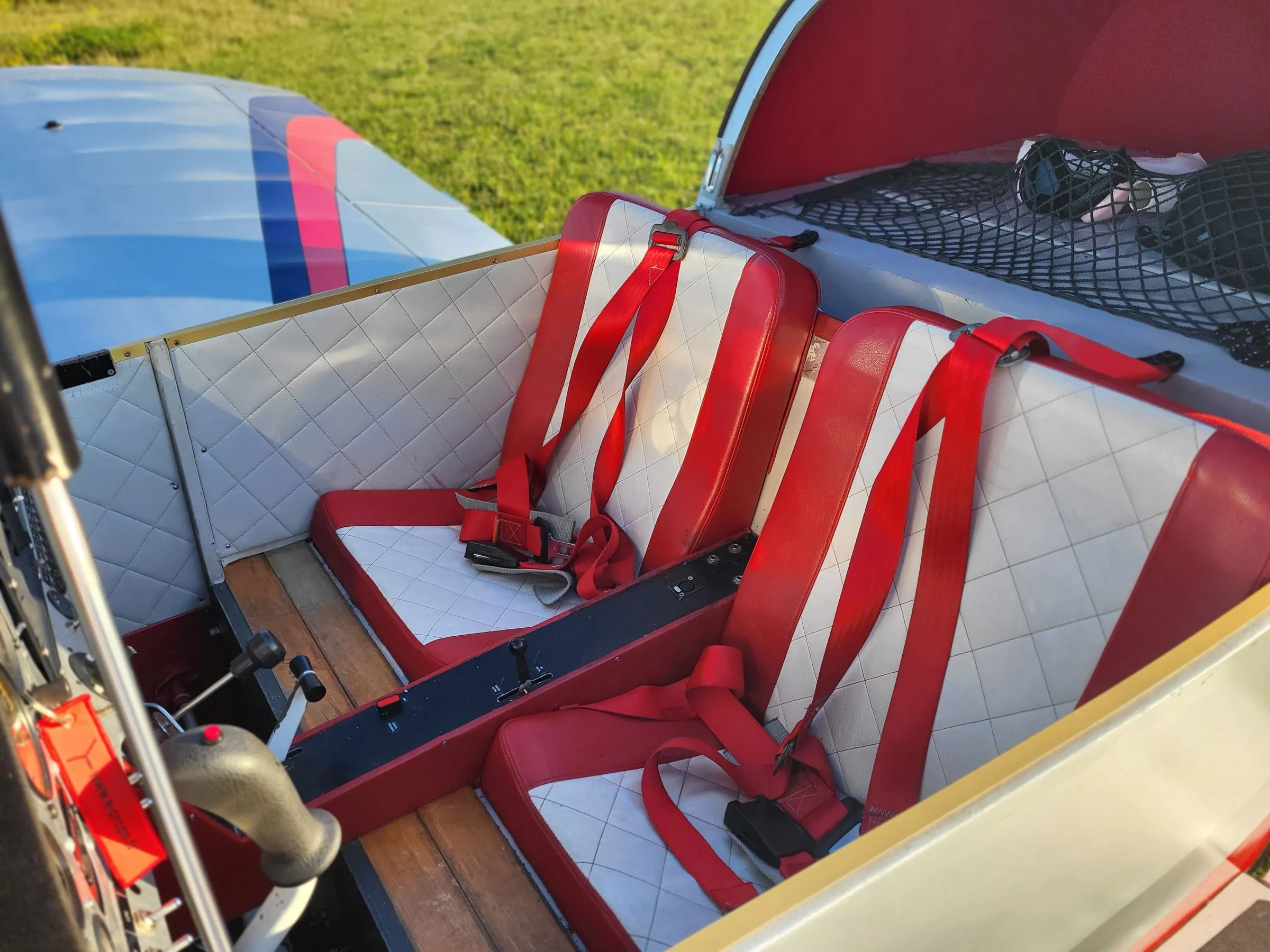 Exterior view of a 2001 Alpi Aviation Pioneer 200.