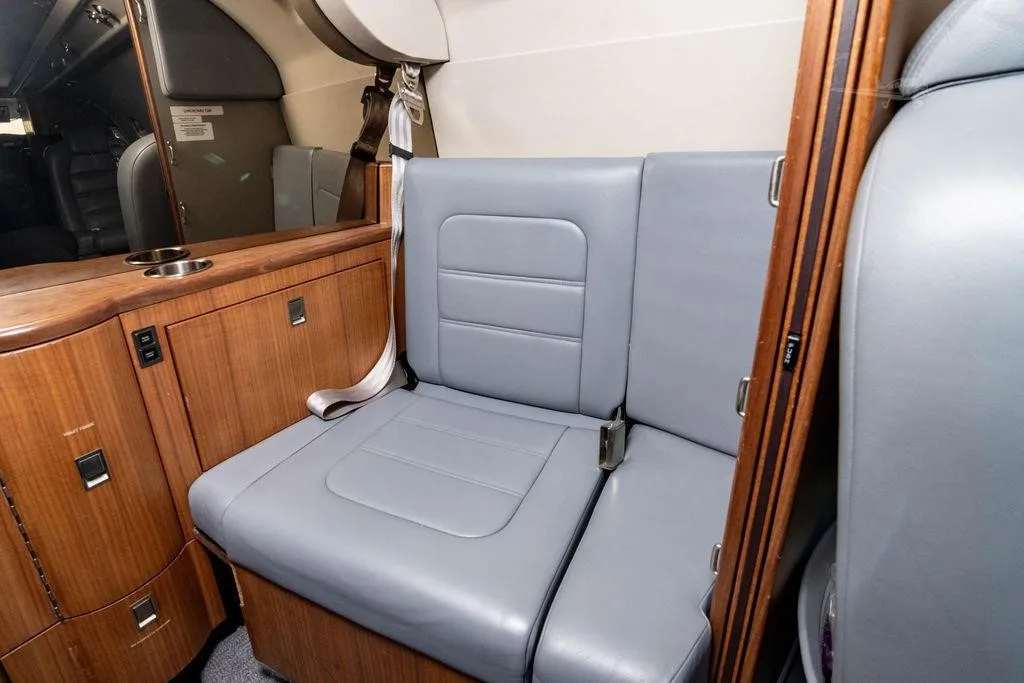 Cabin interior of a 2015 NEXTANT 400XTI.