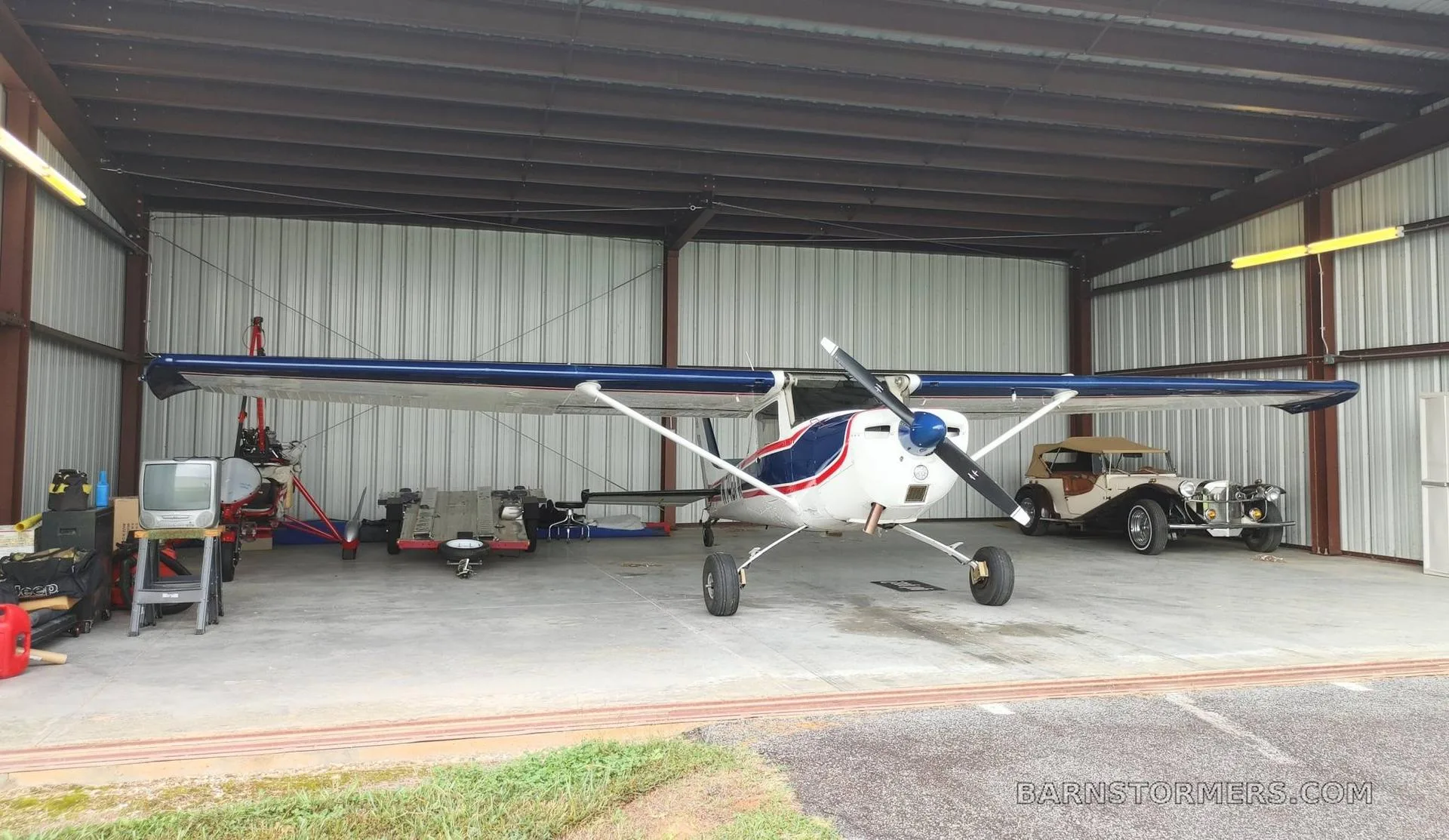 Exterior view of a 1980 Cessna 152/150 TD.