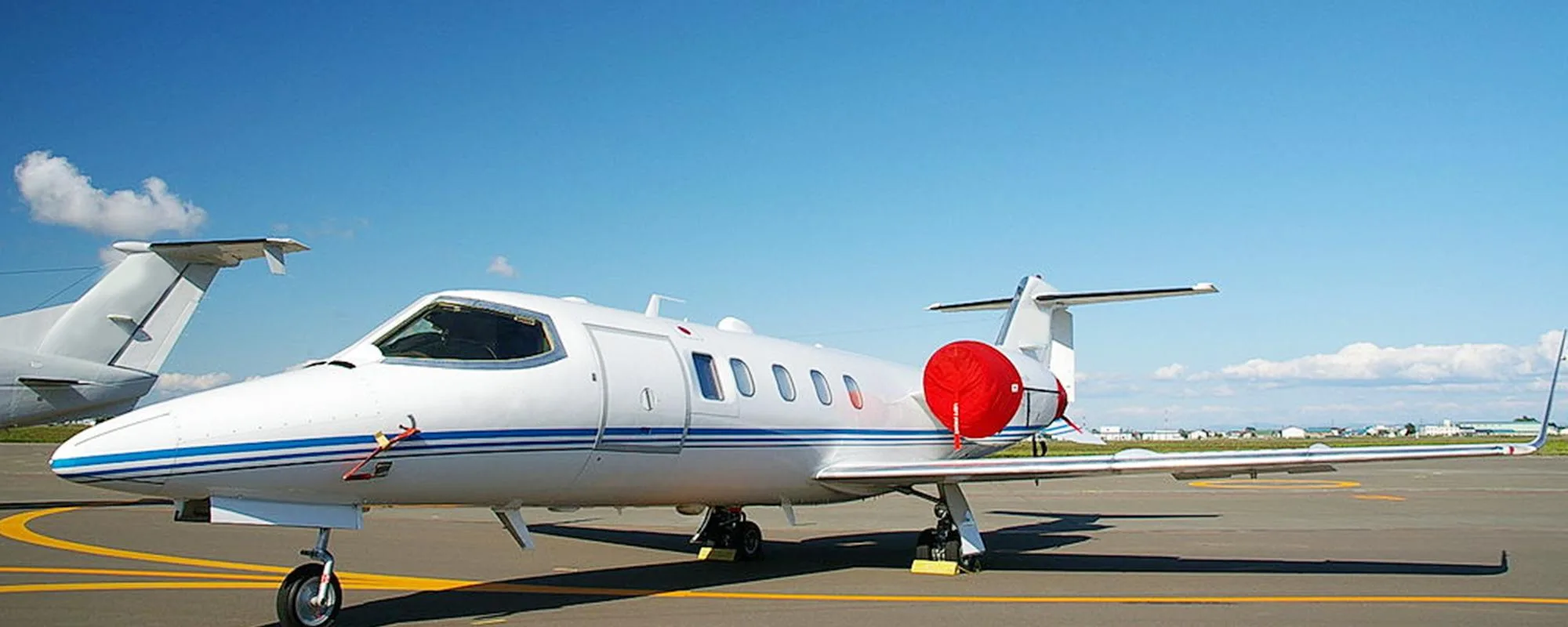 Exterior view of a 1990 Bombardier 31.