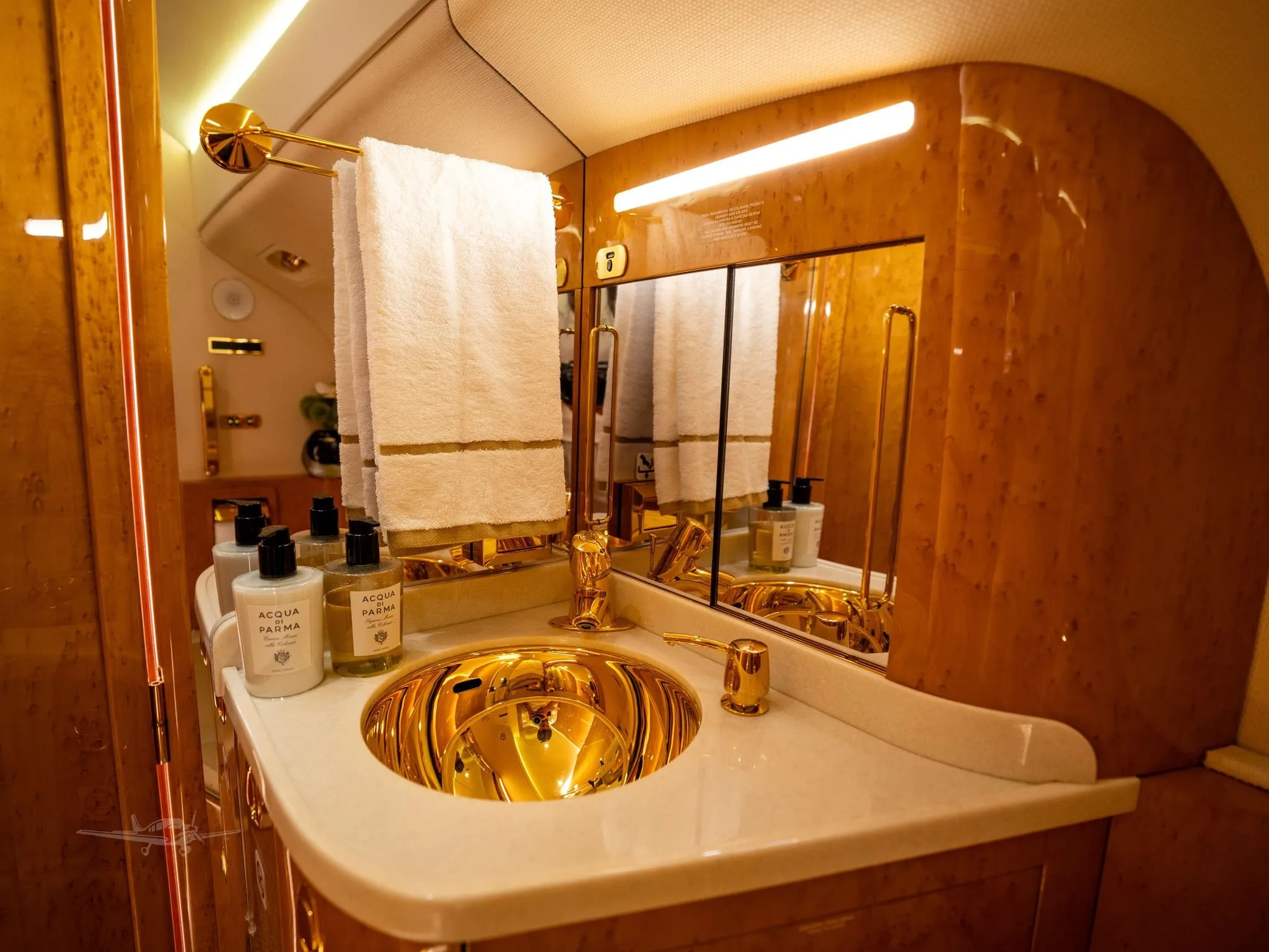 Cabin interior of a 2012 DASSAULT FALCON 7X.