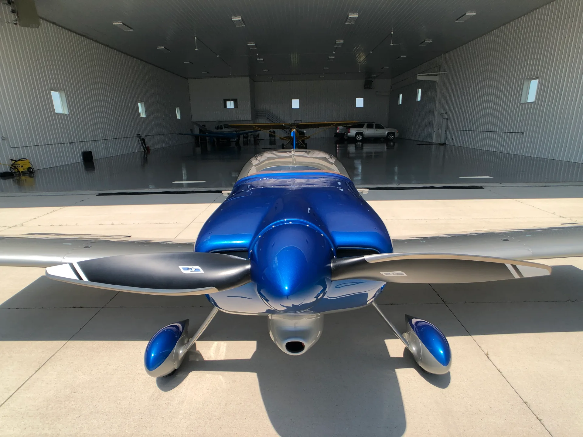 Exterior view of a 1998 Vans RV6.