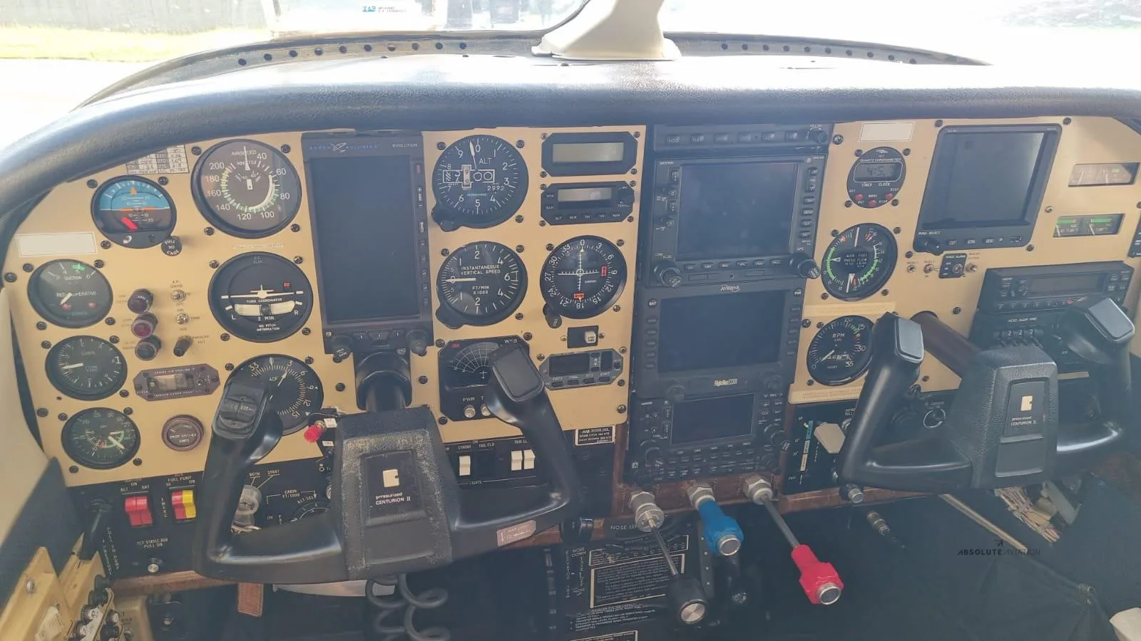 Cockpit and instrument panel of a 1981 CESSNA P210N.