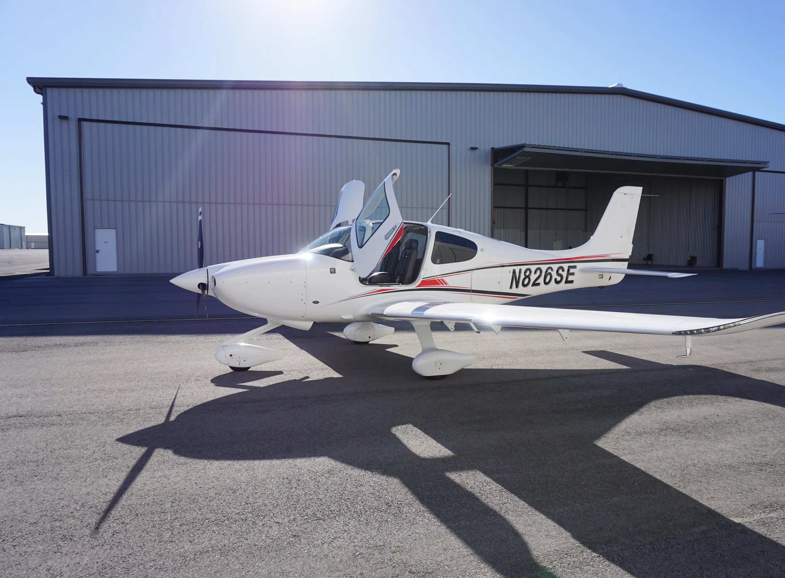 Exterior view of a 2020 Cirrus SR20 G6.