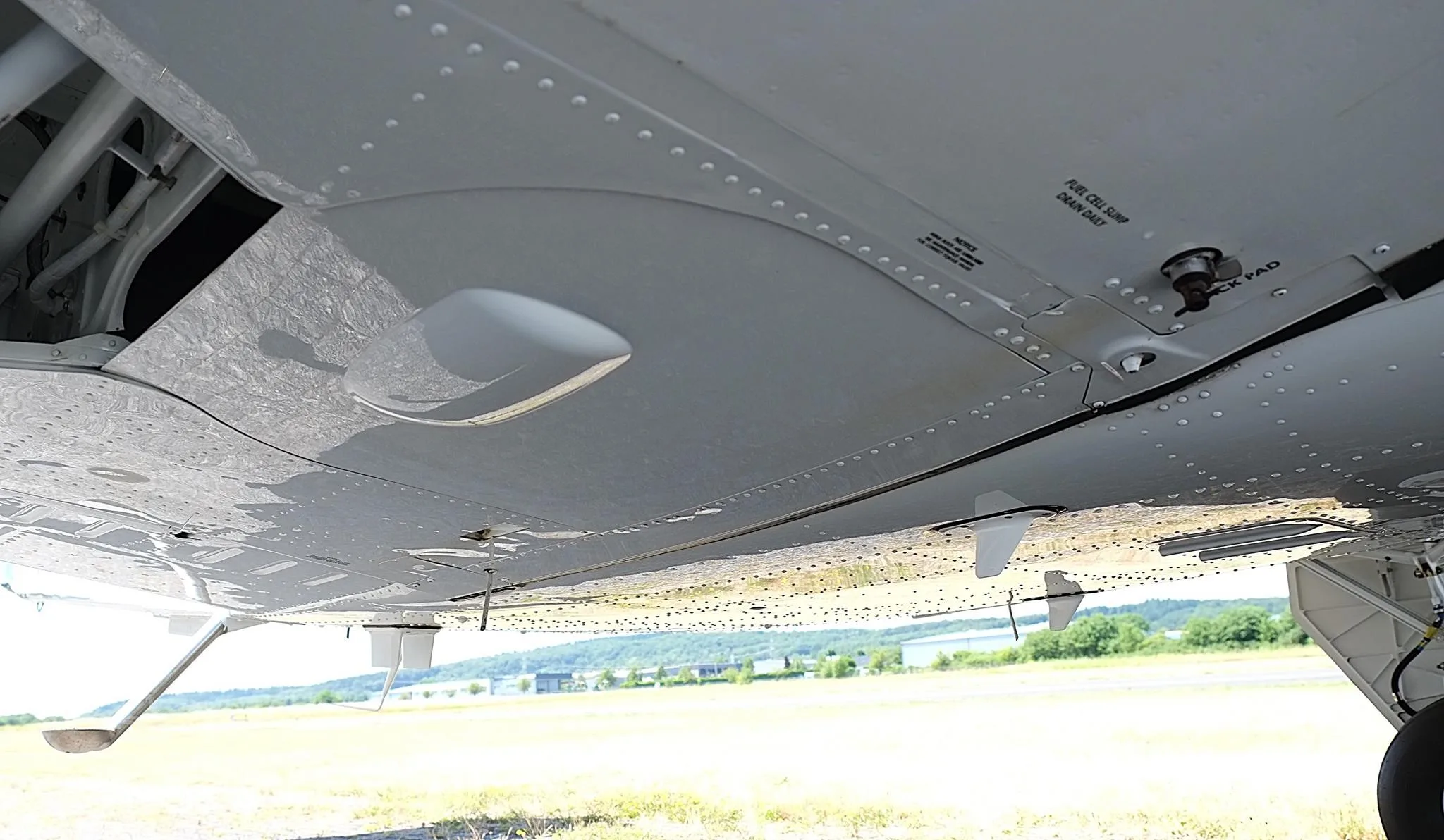 Exterior view of a 2019 BEECHCRAFT G36 BONANZA, D-EYTA.