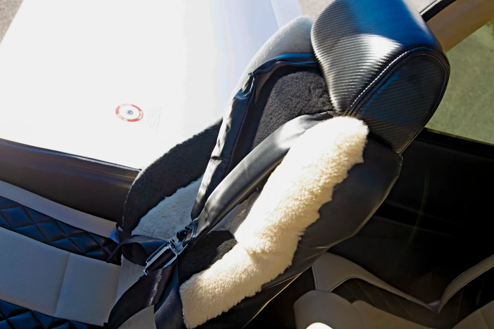 Cabin interior of a 2014 Cirrus SR22-G5 GTS.