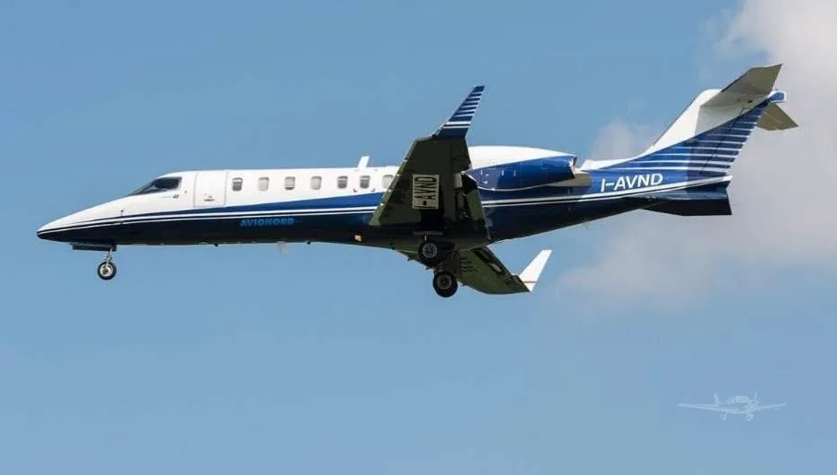 Cabin interior of a 2000 LEARJET 45.