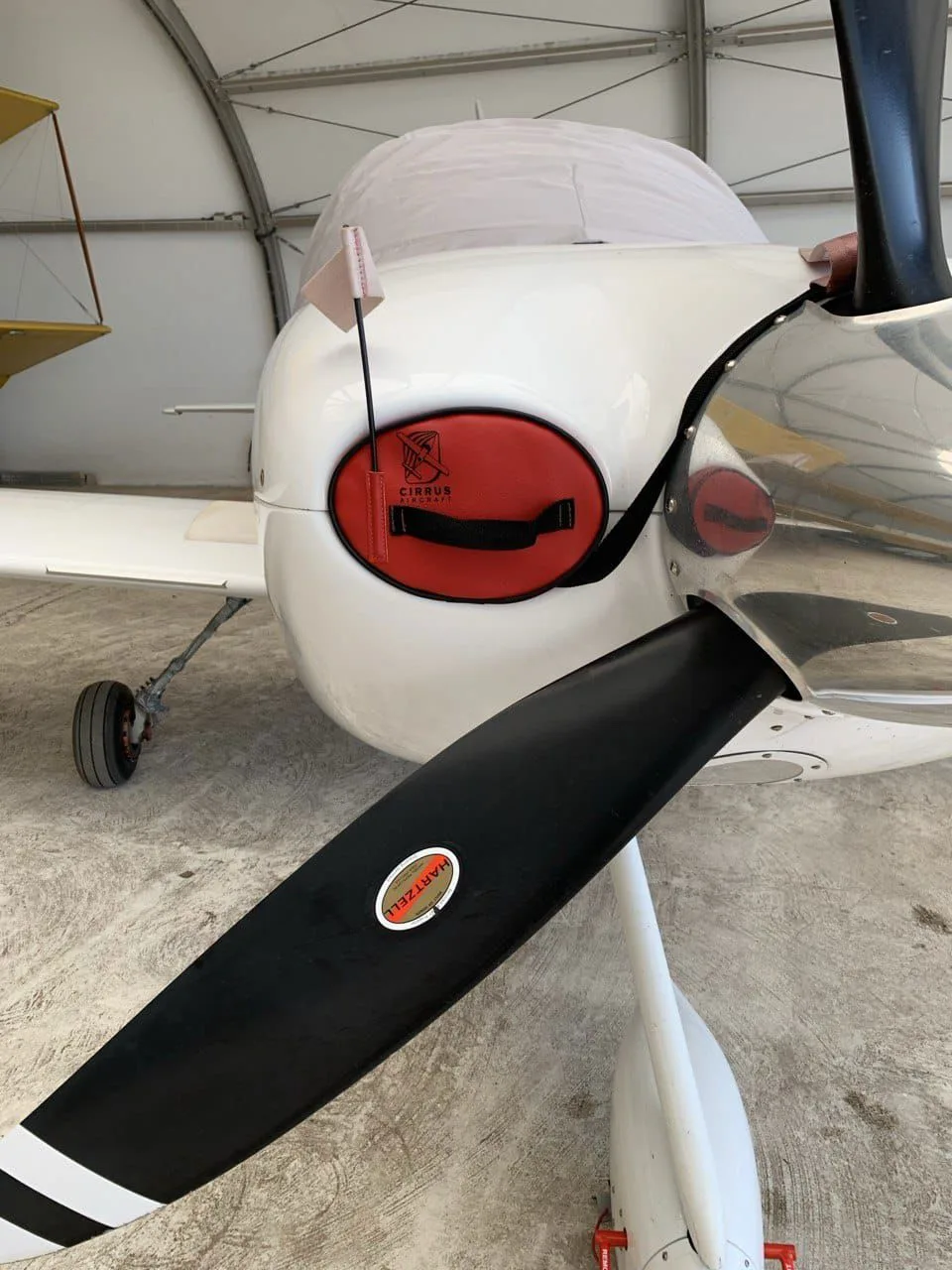Exterior view of a 2005 Cirrus SR22 G2.