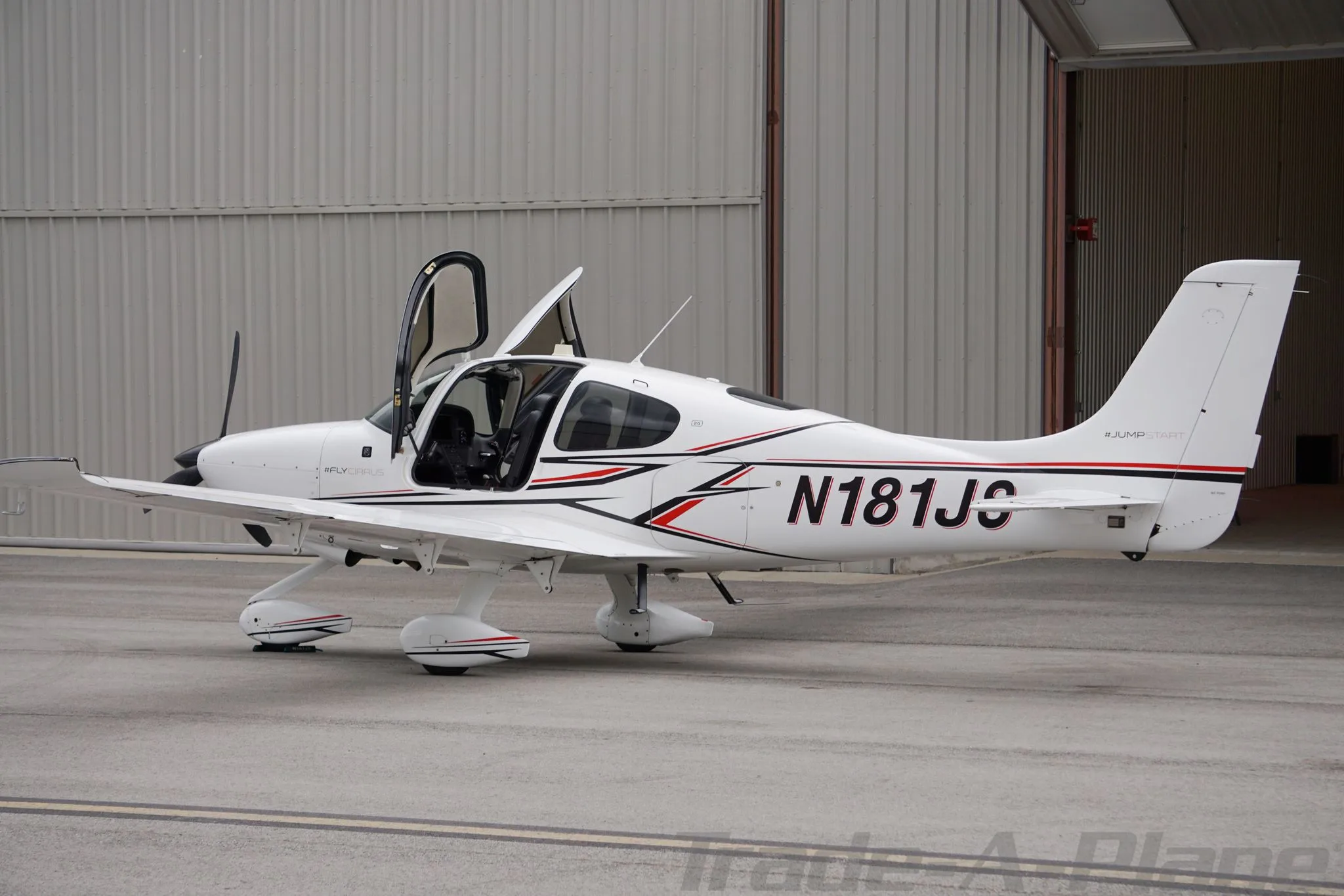 Exterior view of a 2023 CIRRUS SR20-G6, N181JS.