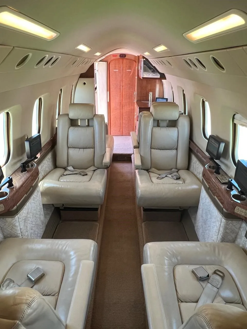 Cabin interior of a 1998 ASTRA/GULFSTREAM ASTRA SPX.