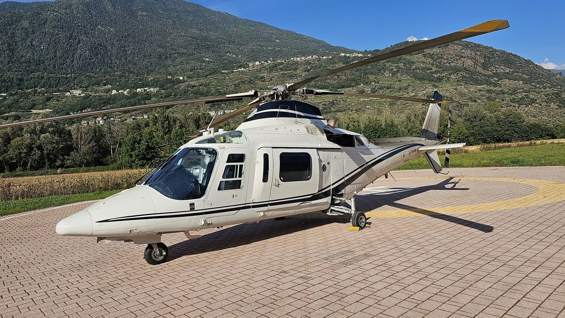 Exterior view of a 1995 Agusta A109C, N901RR.