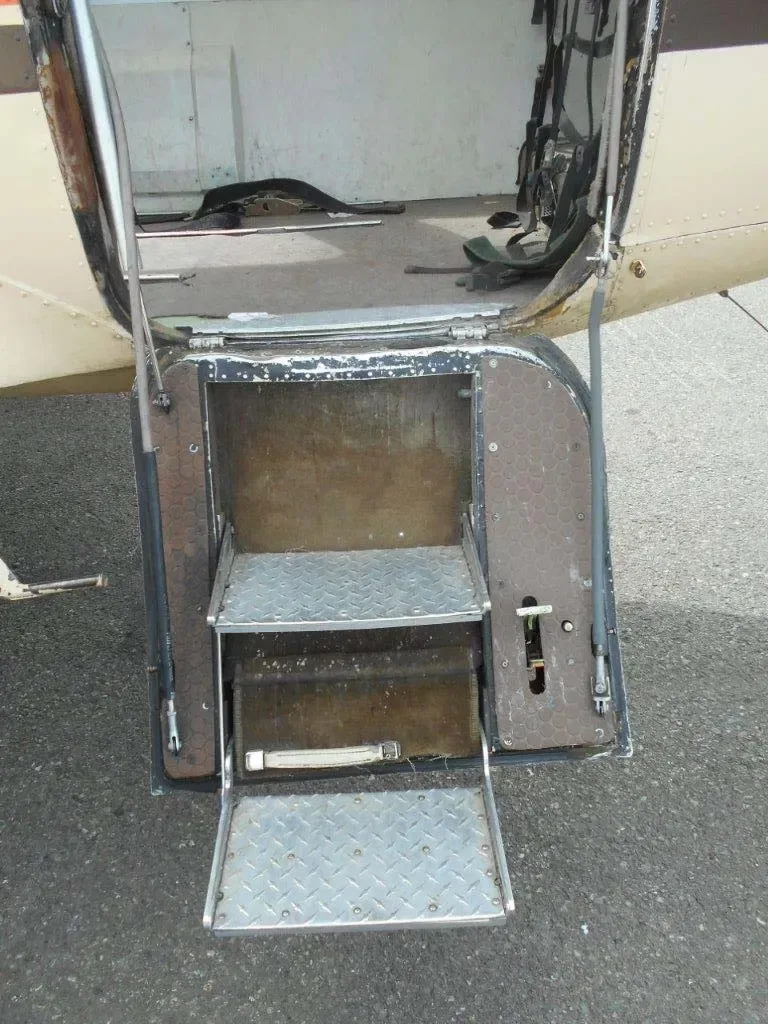 Cabin interior of a 1985 Piper Chieftain.