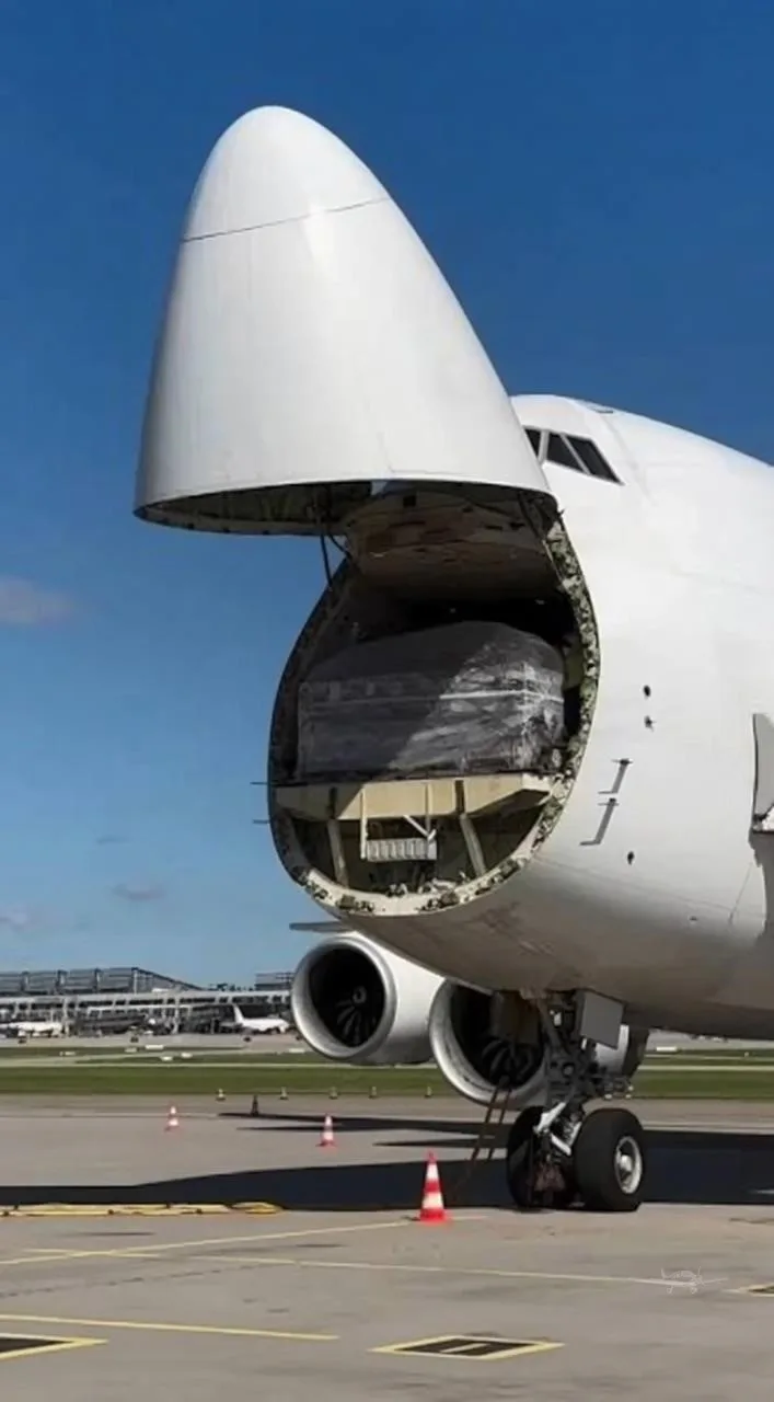 Exterior view of a 1995 BOEING 747-400F, N7474C.