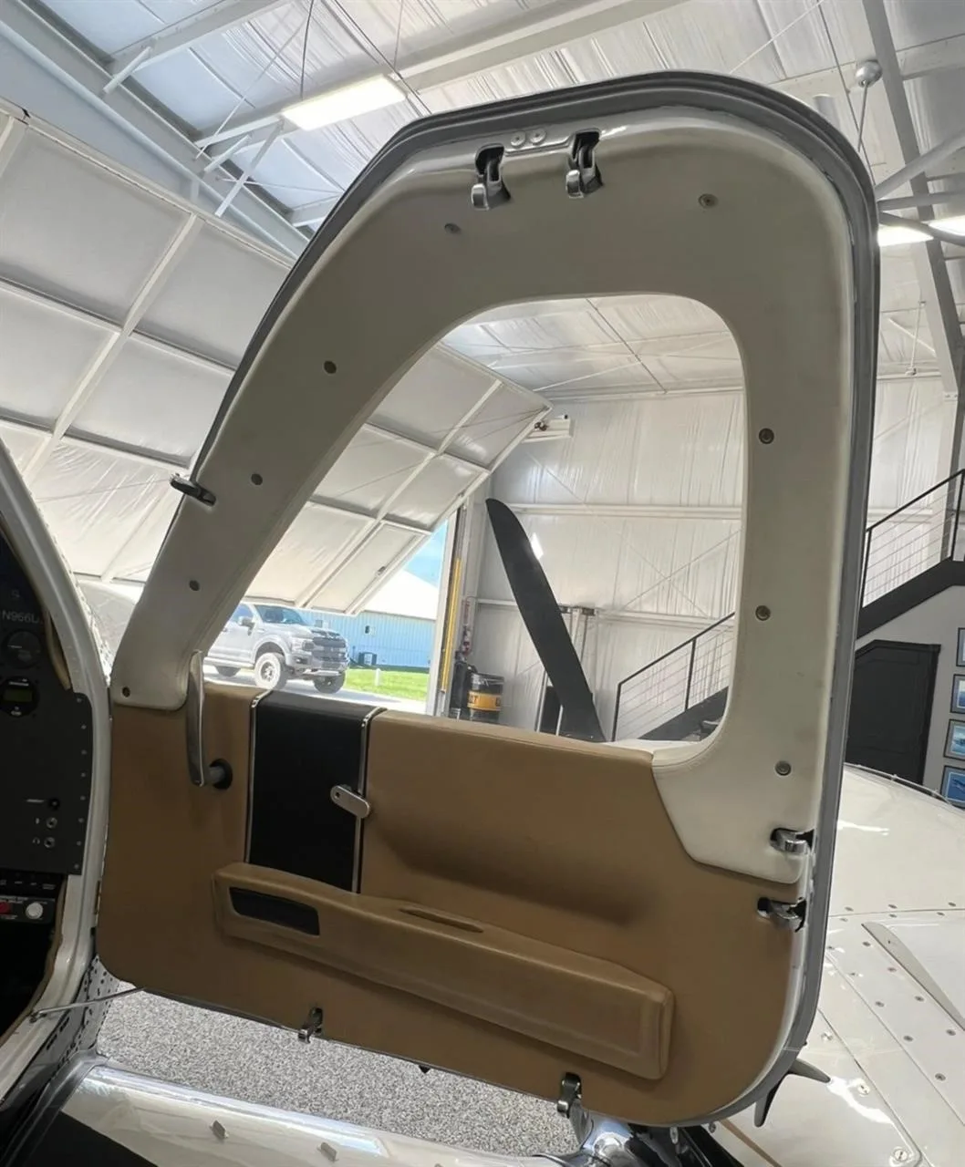 Cabin interior of a 1977 BEECHCRAFT 58P BARON.