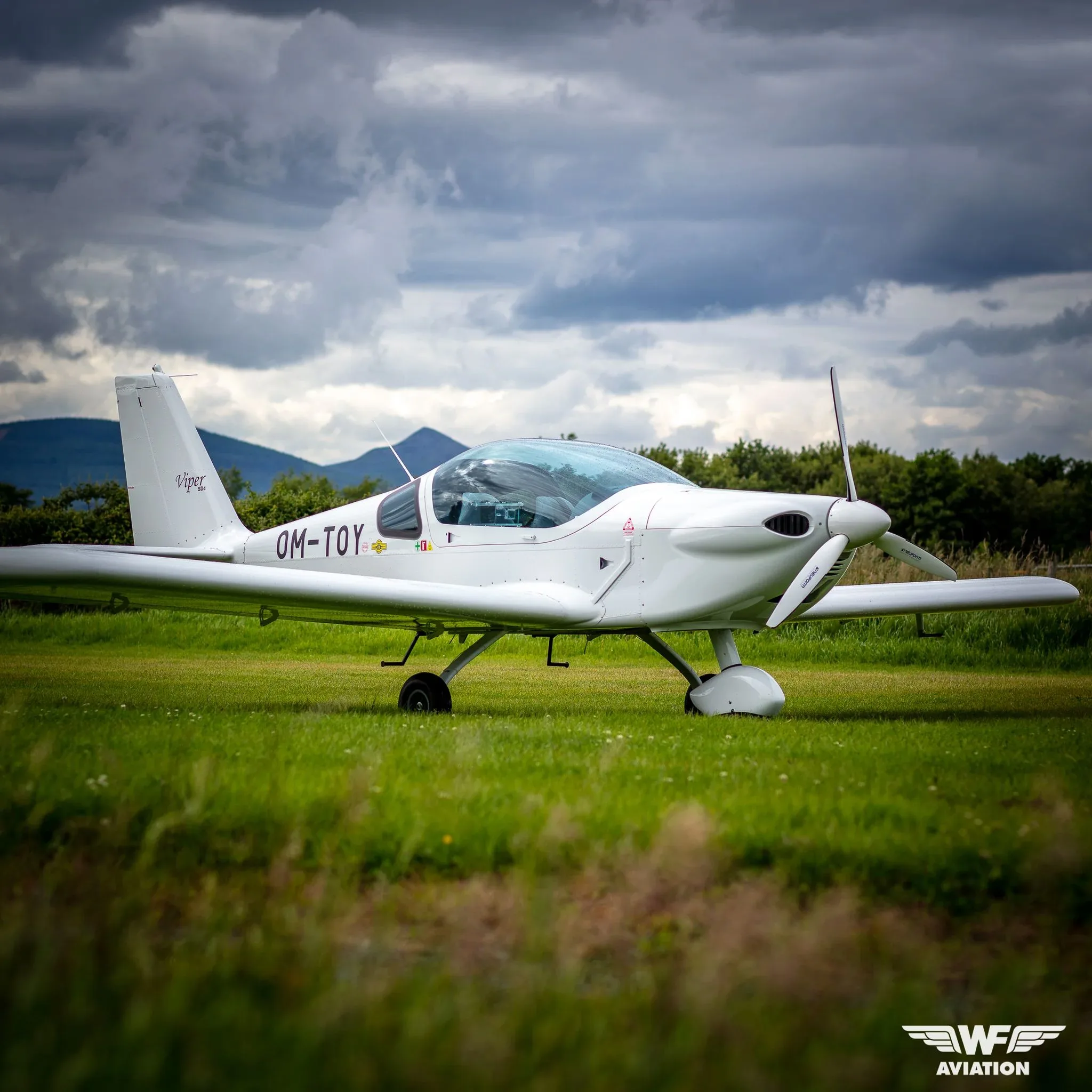 Exterior view of a 2021 Tomark Aero Viper SD4, OM-TOY.