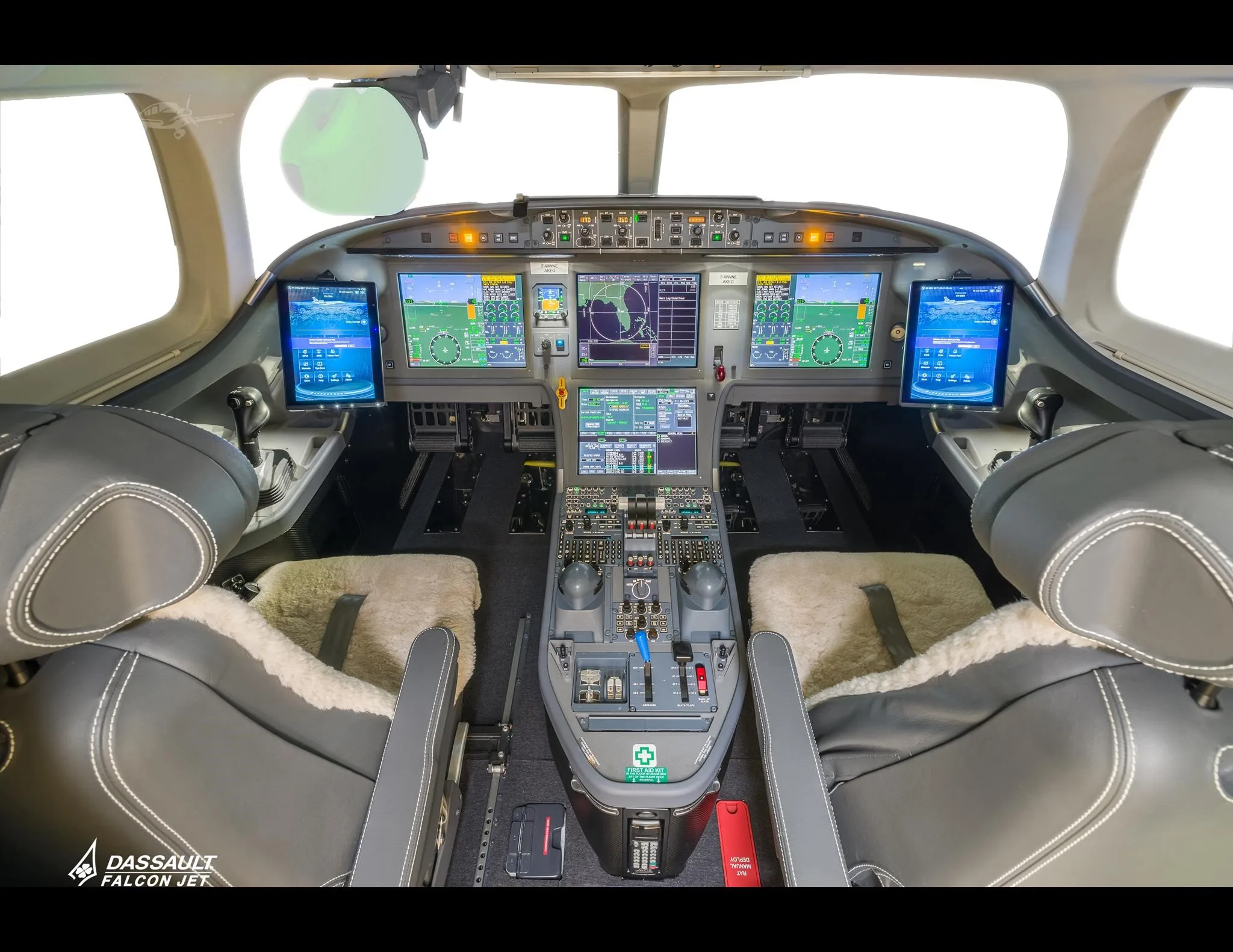 Cockpit and instrument panel of a 2017 DASSAULT FALCON 8X.