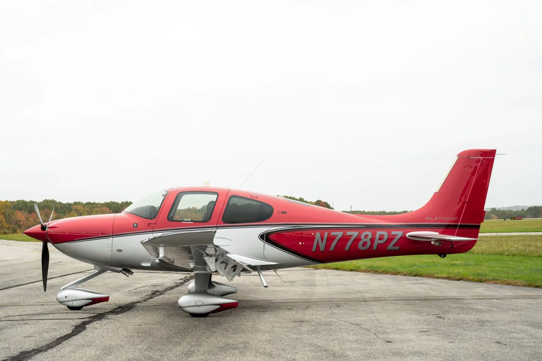 Exterior view of a Cirrus SR22-G6 GTS.