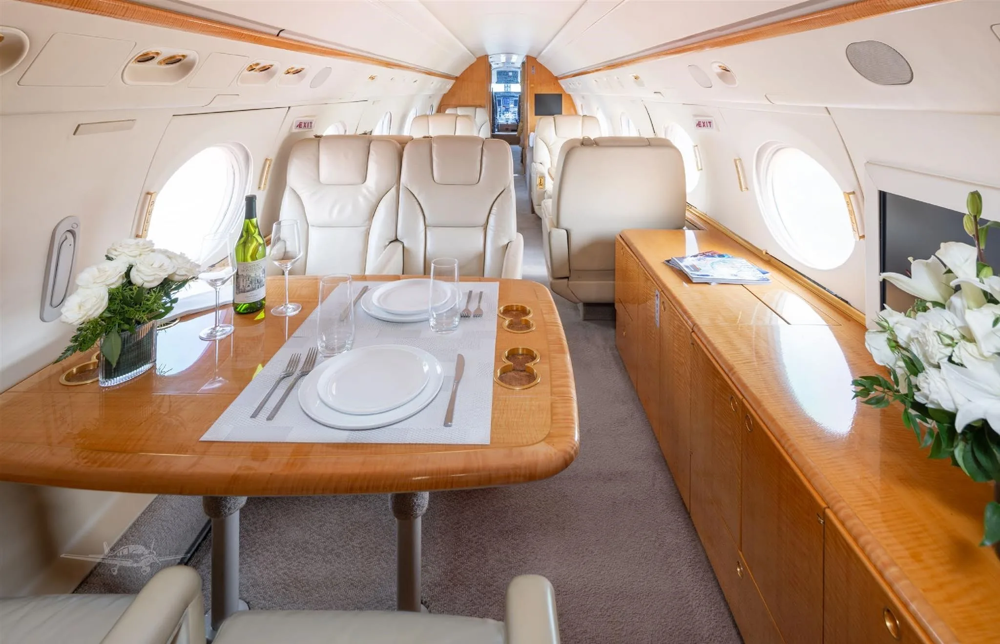 Cabin interior of a 1997 GULFSTREAM GV.