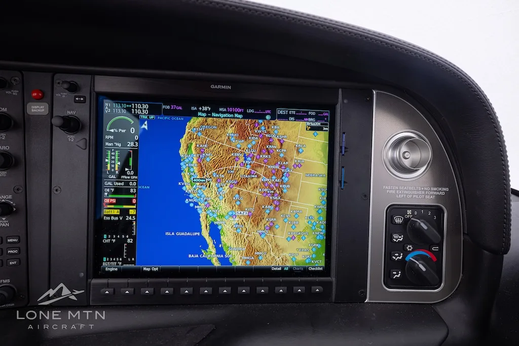Avionics suite of a 2022 Cirrus SR22T G6 GTS.
