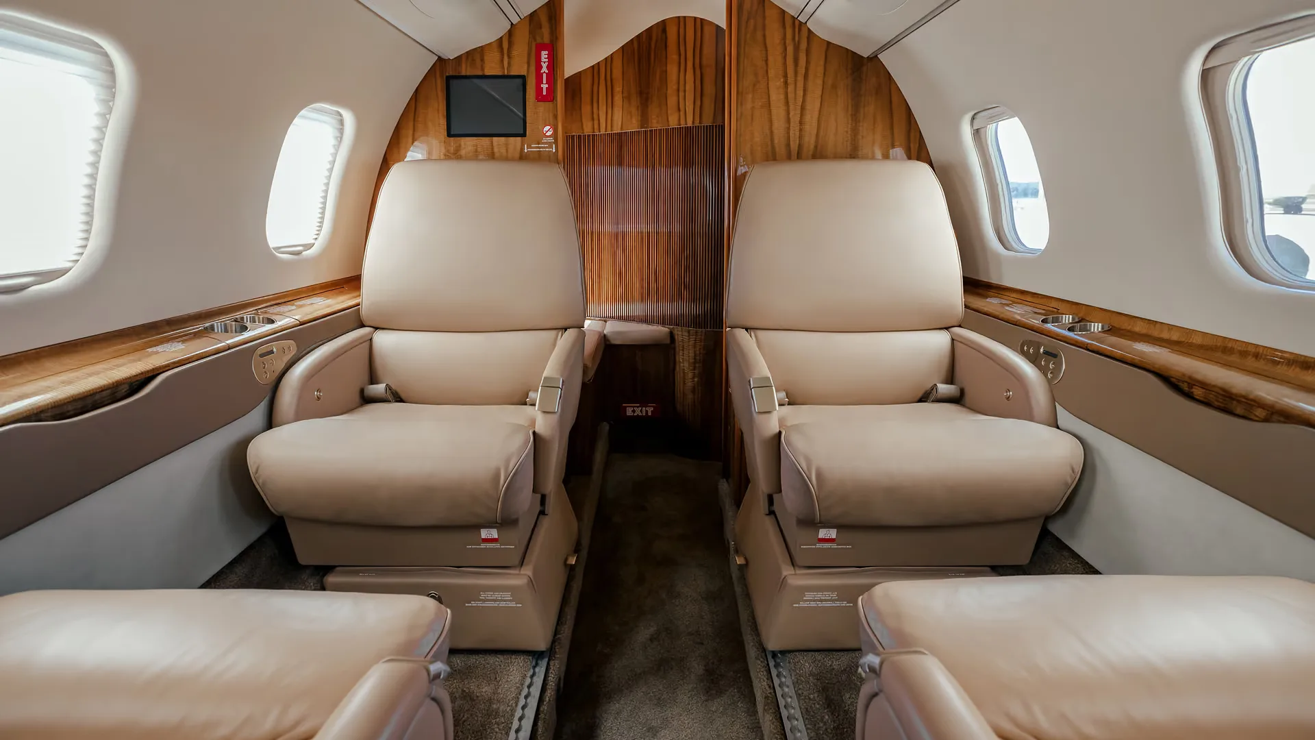 Cabin interior of a 2006 Bombardier Learjet 60.