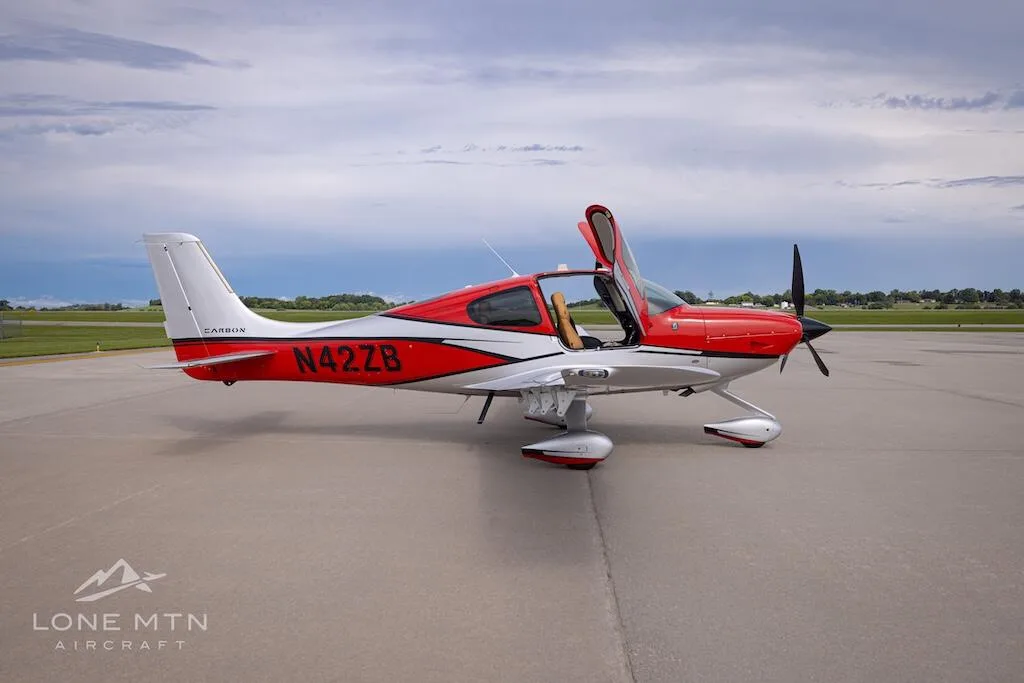Exterior view of a 2016 Cirrus SR22T G5 GTS.