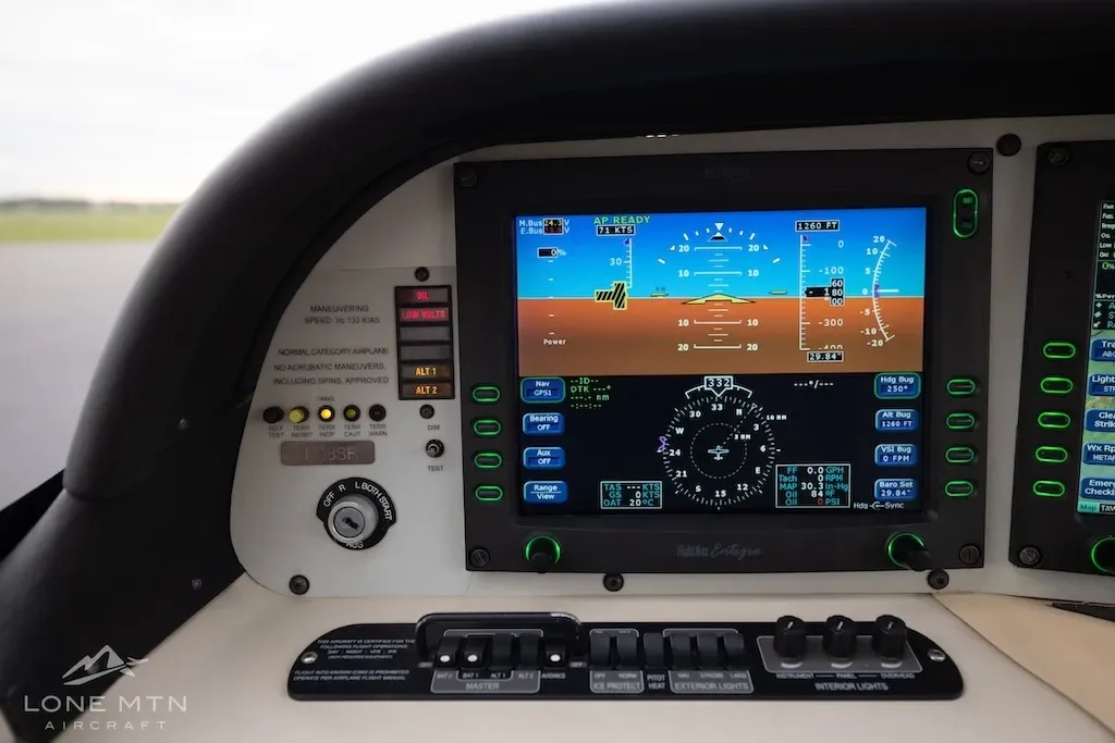 Cockpit and instrument panel of a 2006 Cirrus SR22.