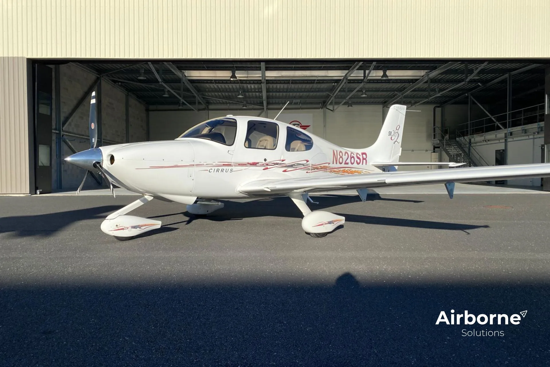 Exterior view of a 2007 Cirrus SR20 G2, N826SR.