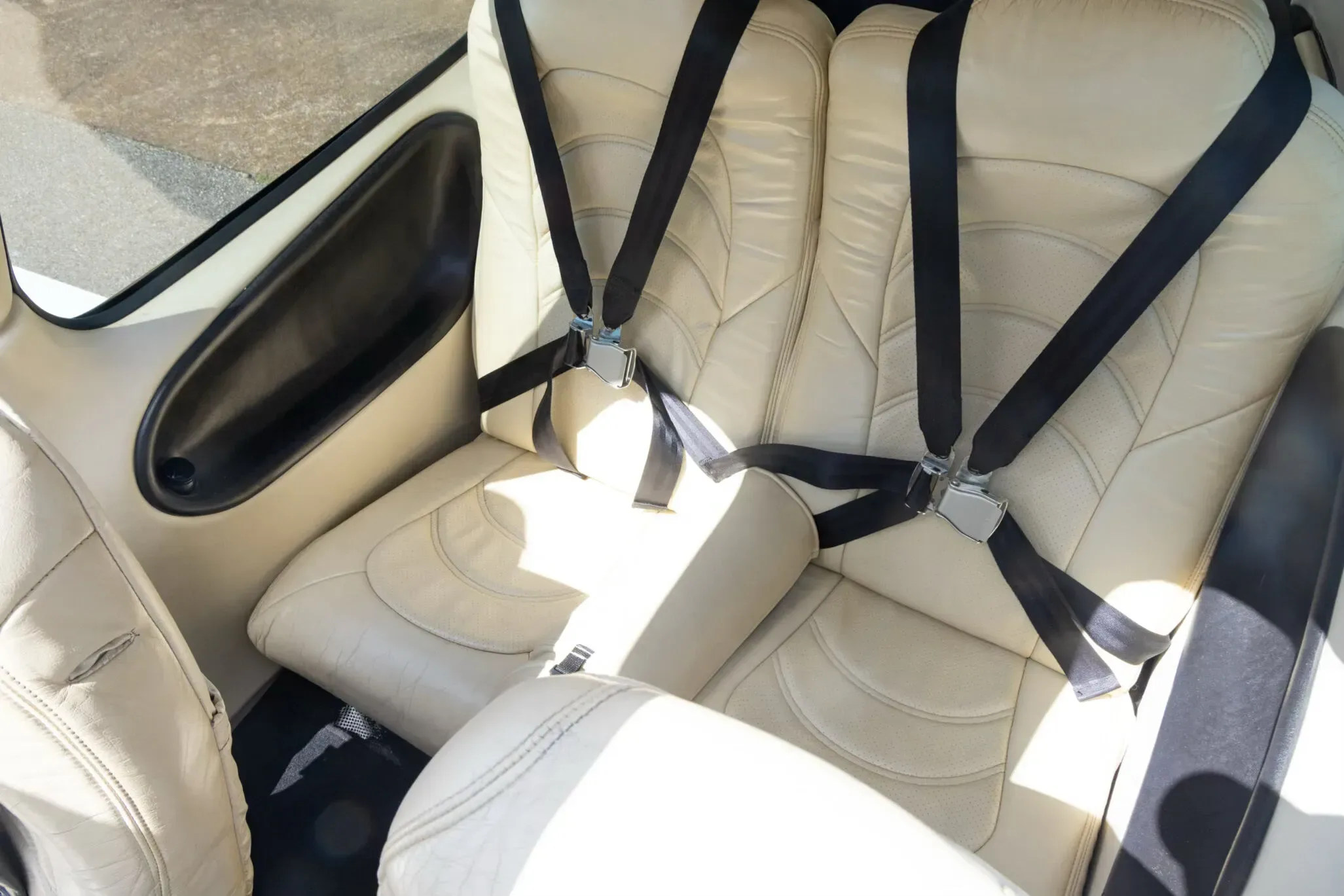Cabin interior of a 2007 Cirrus SR22.