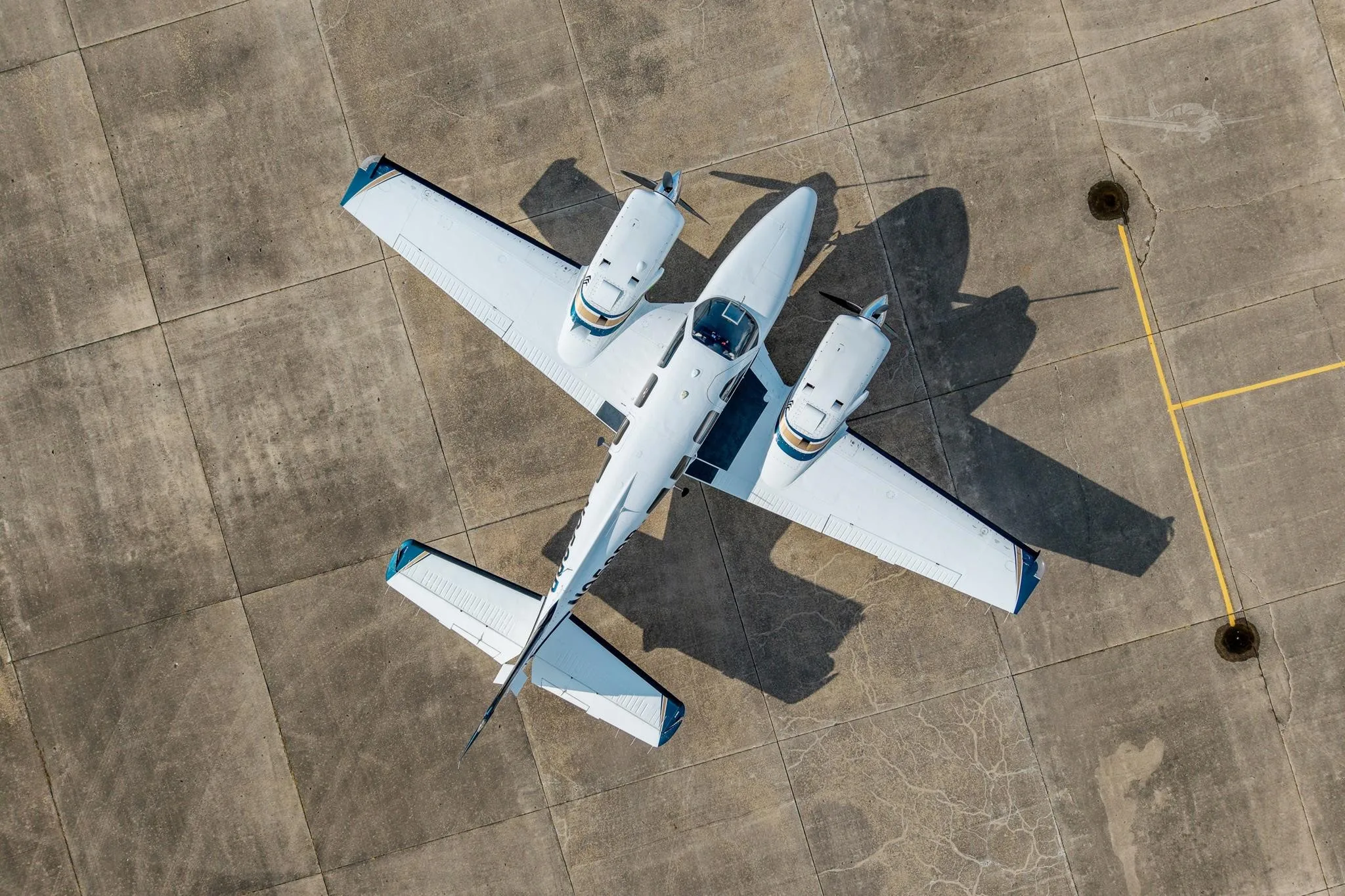 Exterior view of a 1981 BEECHCRAFT 58P BARON, N958PB.
