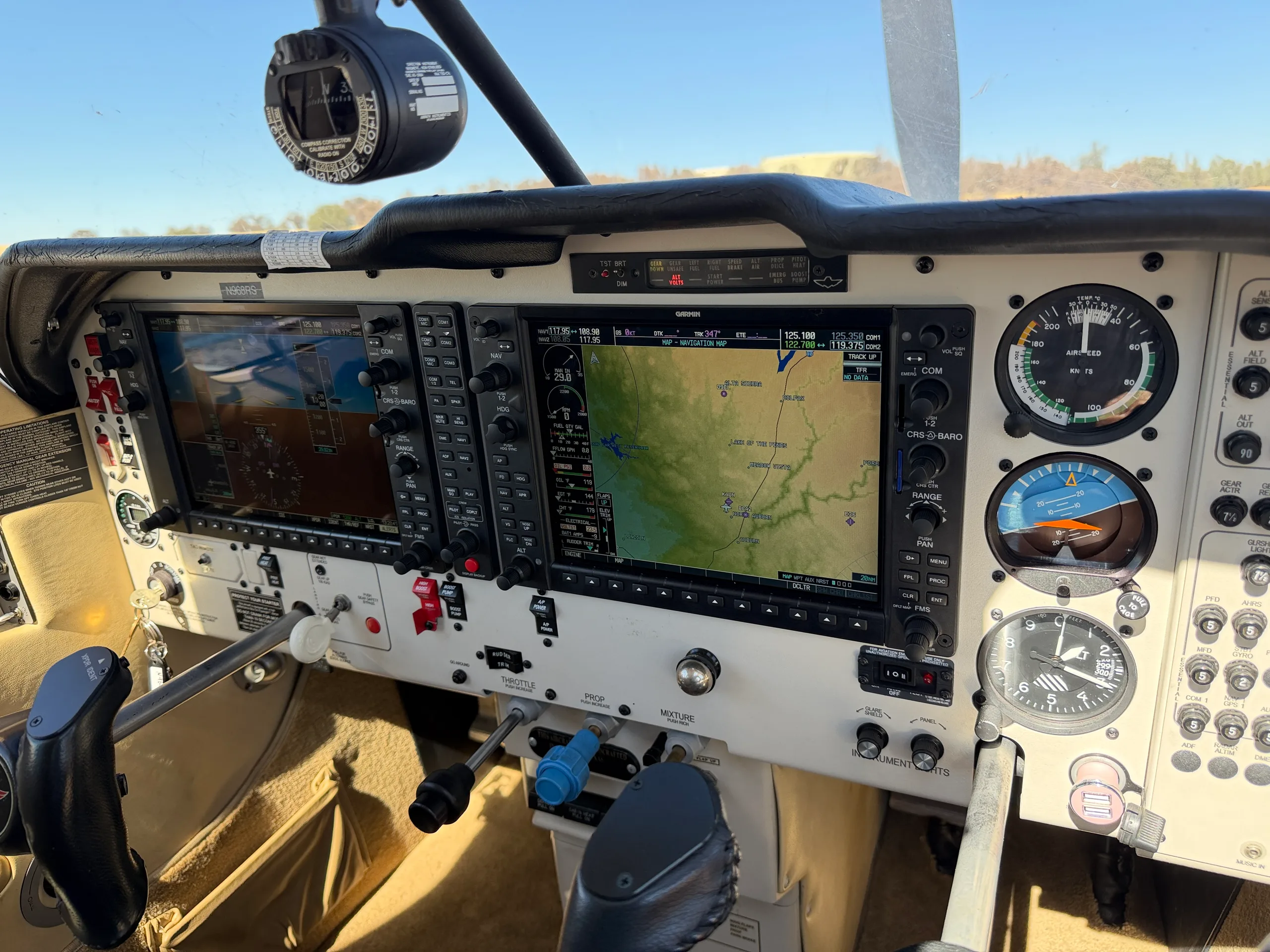 Cockpit and instrument panel of a 2007 Mooney Ovation, $325,000 - (Local to Placerville).