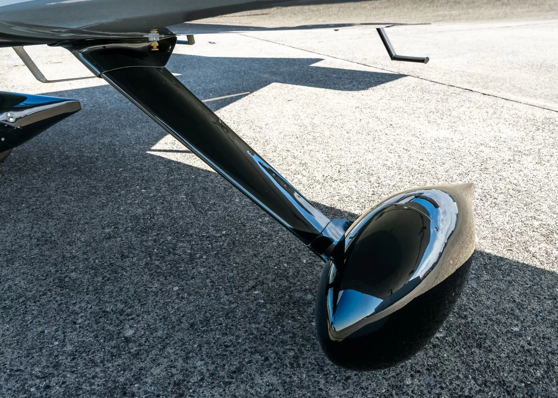 Exterior view of a 2023 Vans RV-9A, N749KJ.
