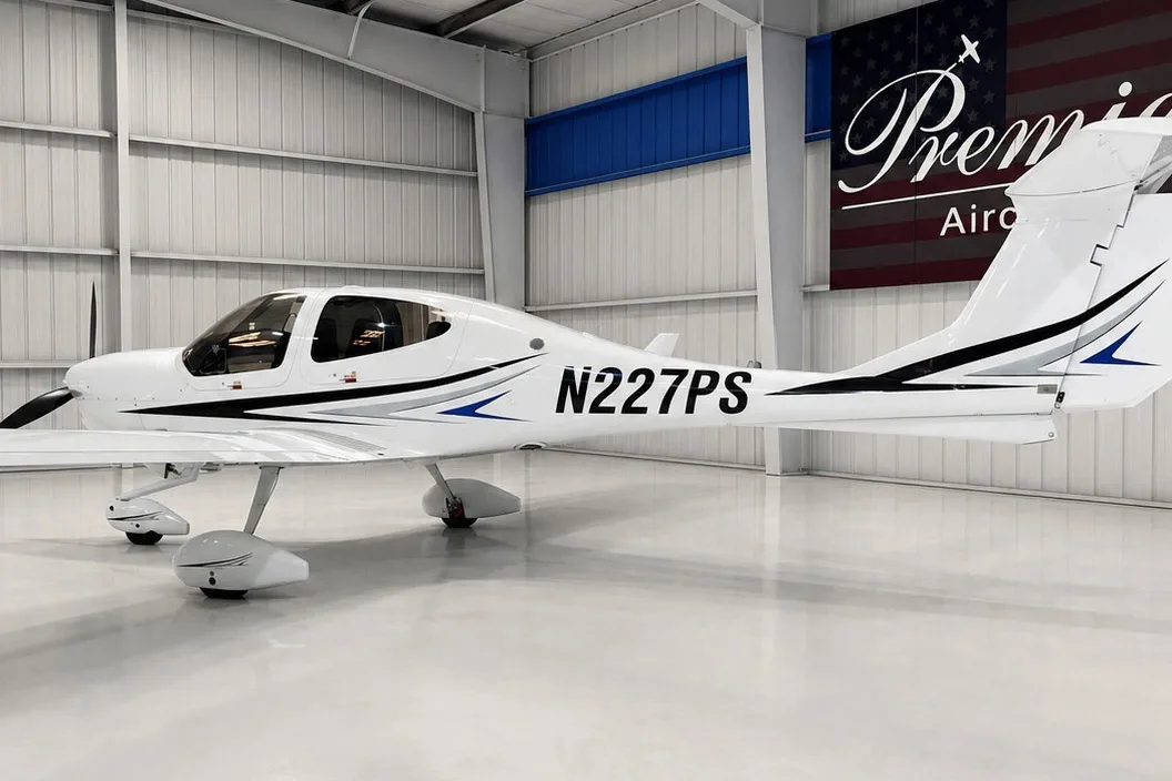 Exterior view of a 2023 Diamond DA40-NG, N896PA.