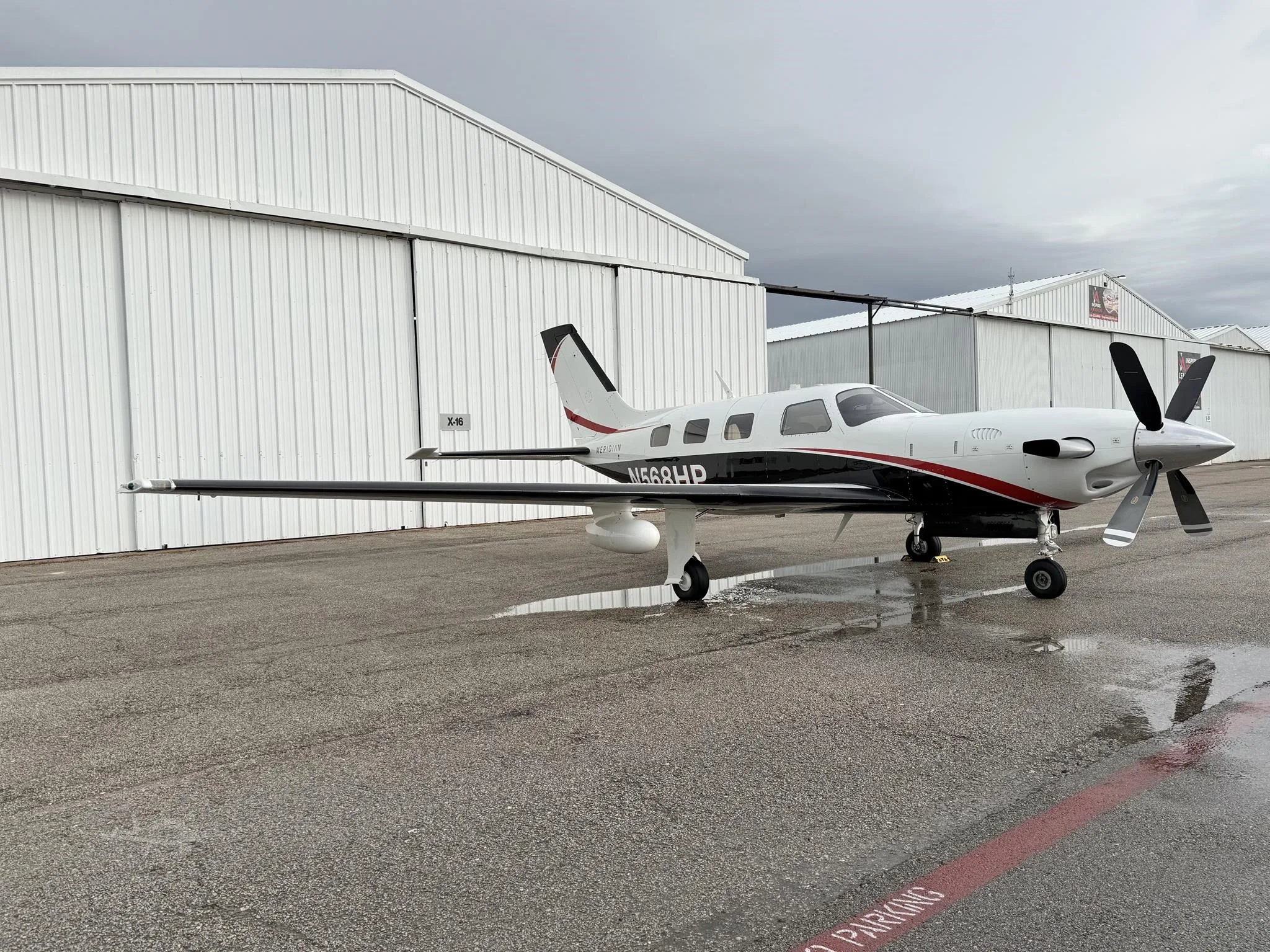 Exterior view of a 2007 PIPER MERIDIAN, N568HP.