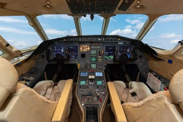 1996 Falcon 2000