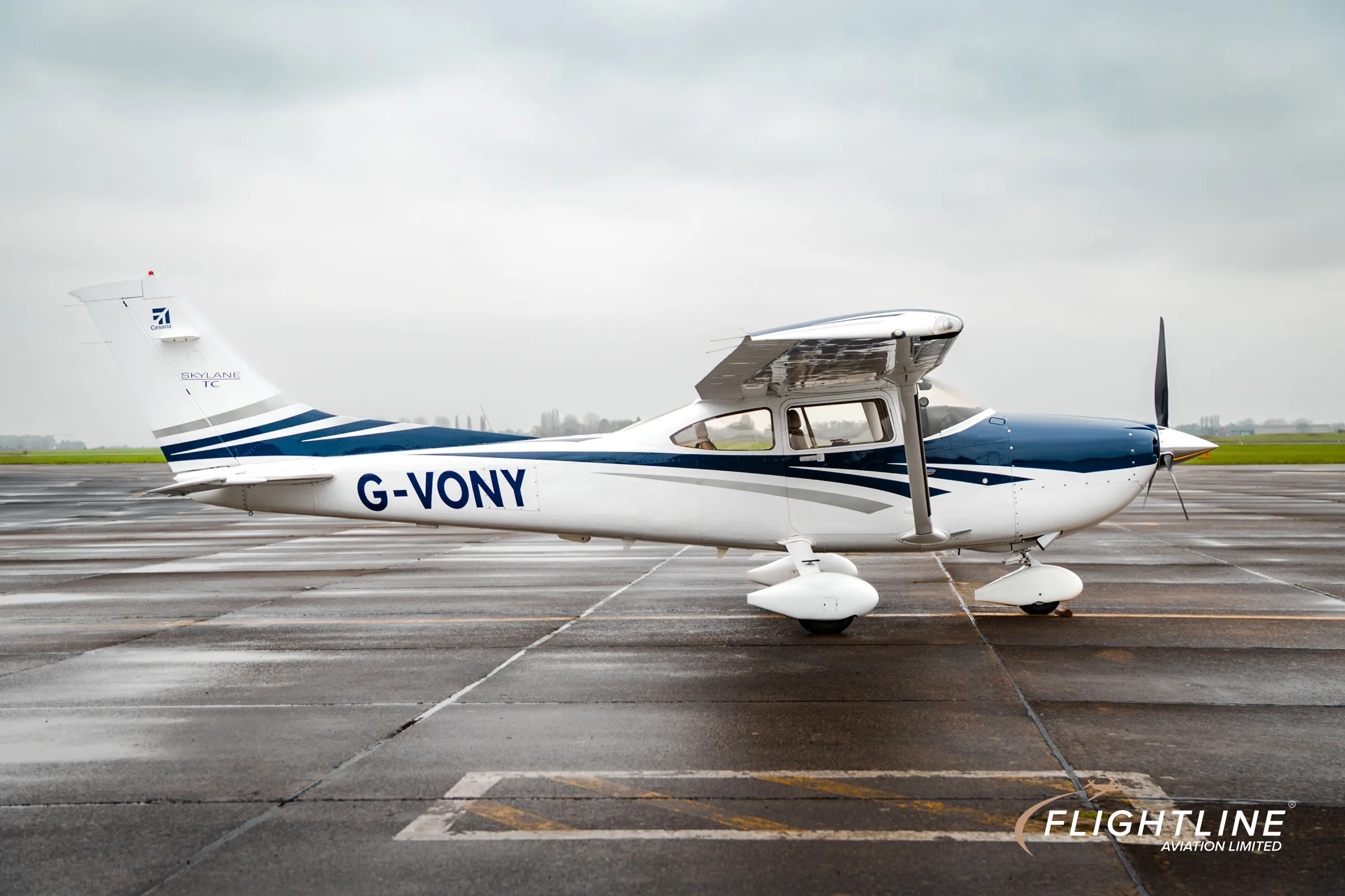 Exterior view of a 2007 Cessna T182T Skylane.