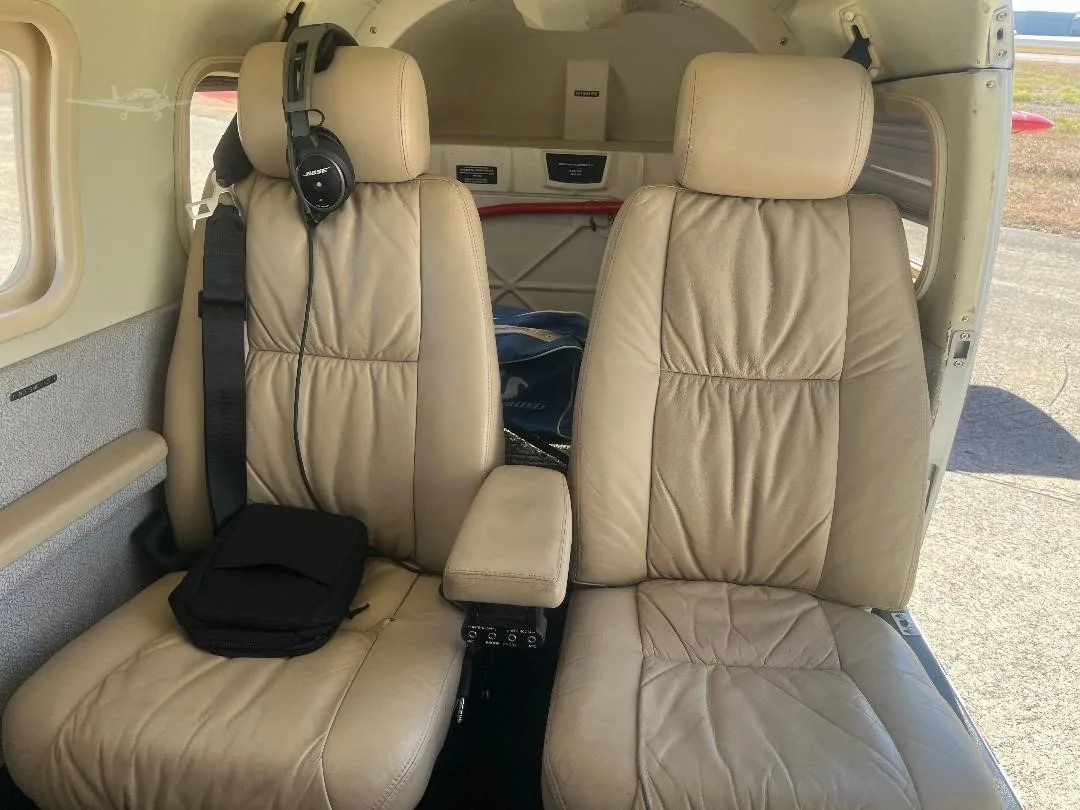 Cabin interior of a 2003 PIPER SARATOGA II HP.