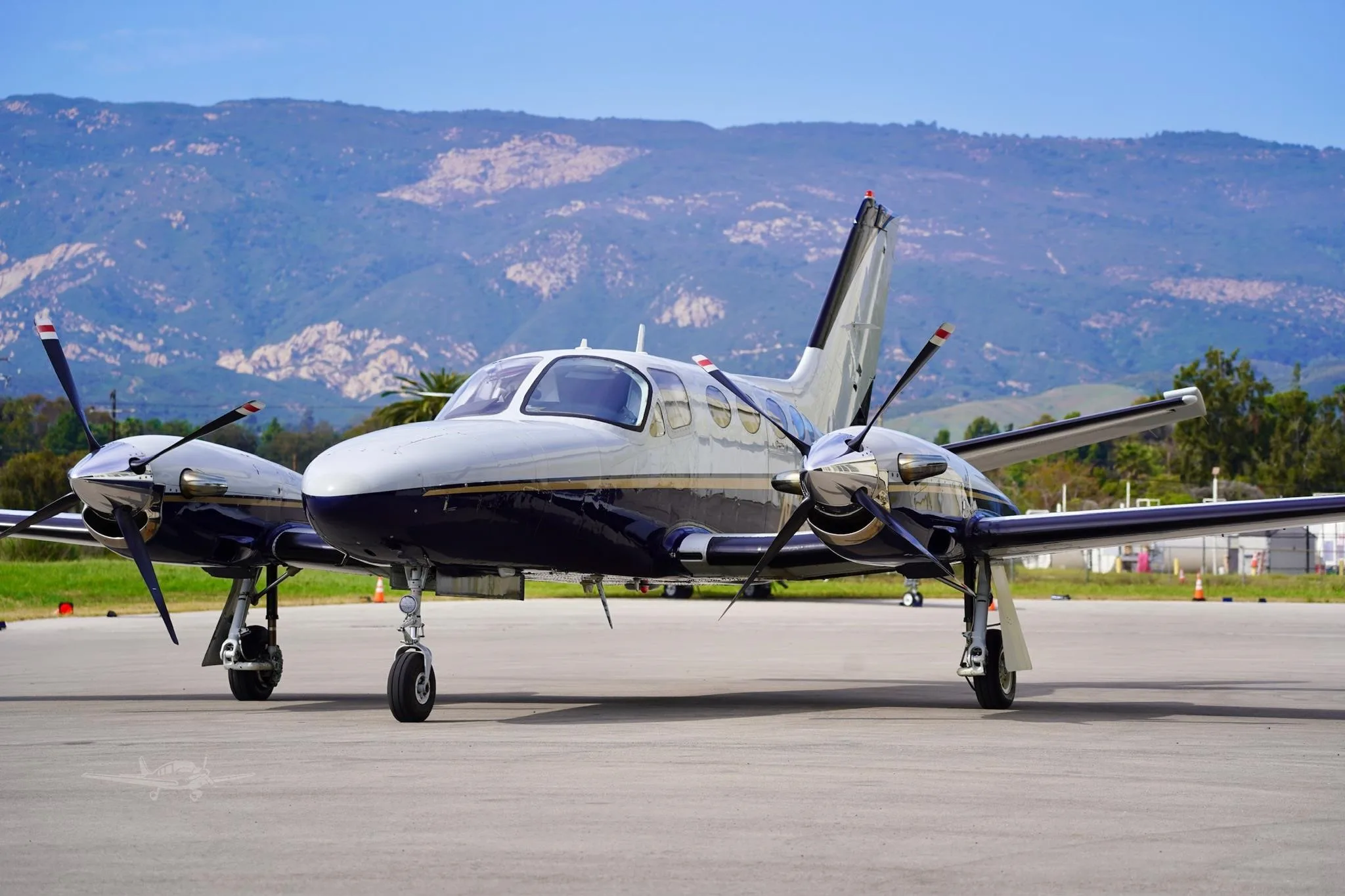 Exterior view of a 1984 CESSNA CONQUEST I, N76SJ.