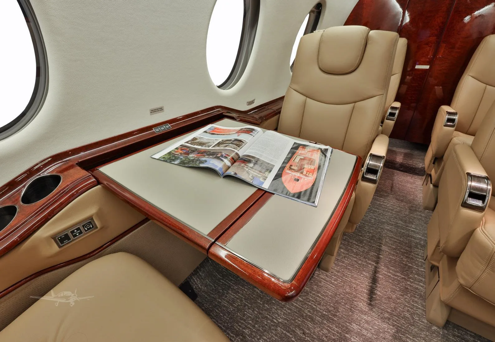 Cabin interior of a 2000 BEECHCRAFT BEECHJET 400A.