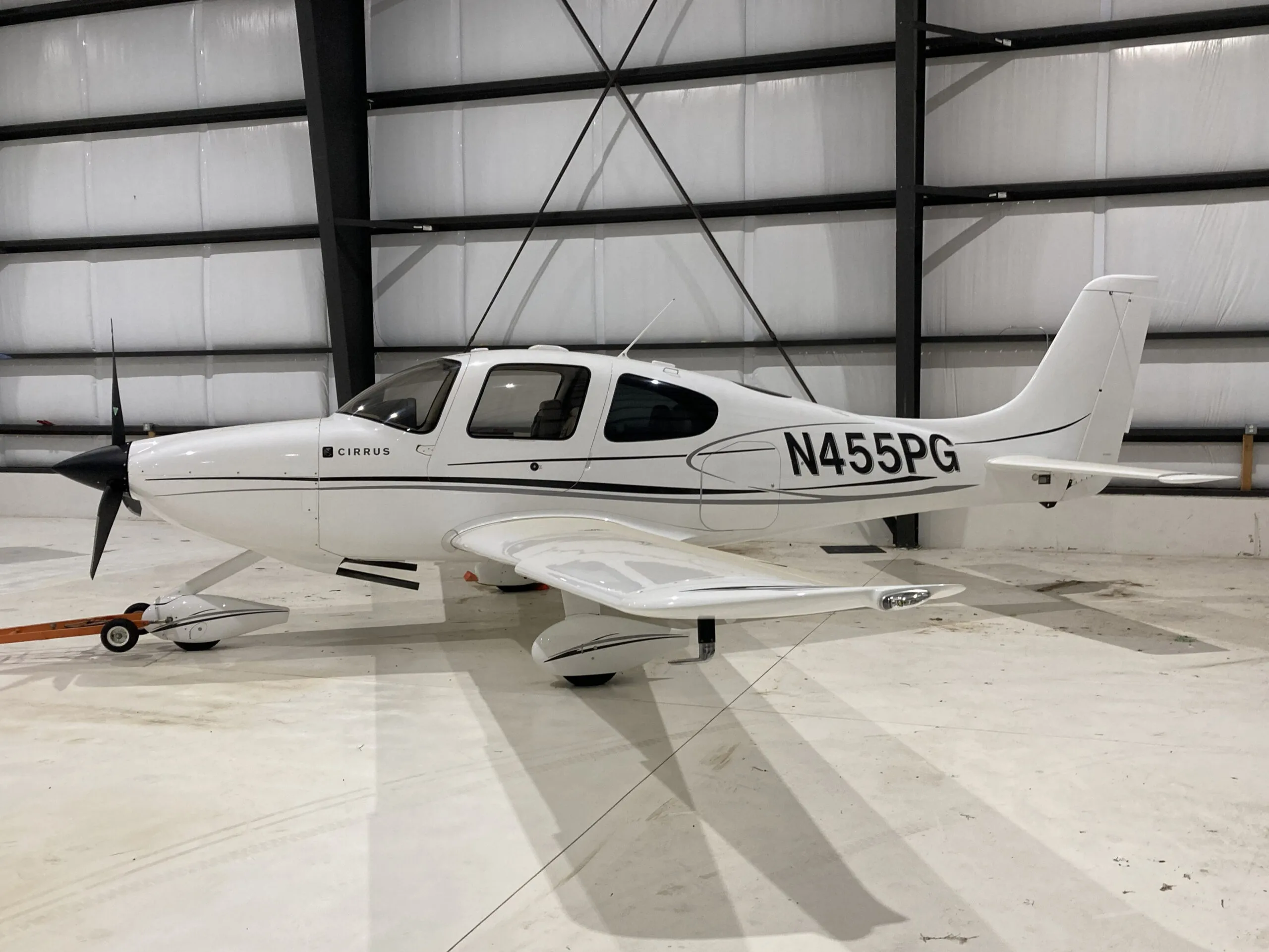 Exterior view of a 2006 Cirrus SR20-G2, N455PG.