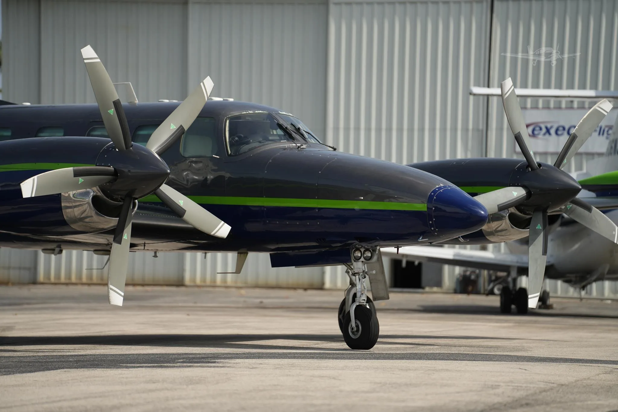 Exterior view of a 1986 PIPER CHEYENNE 400LS, N448CA.
