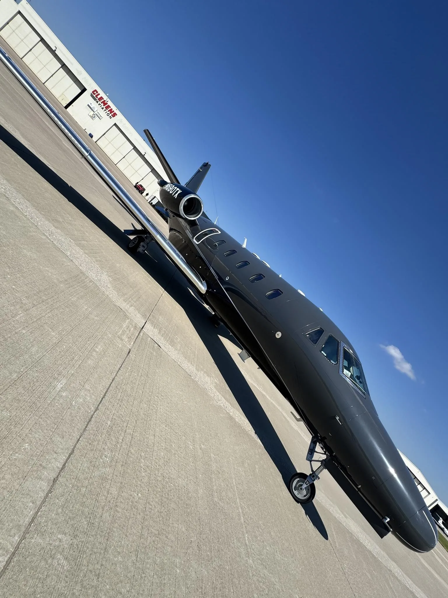 Exterior view of a 2002 CESSNA CITATION EXCEL, N690TX.