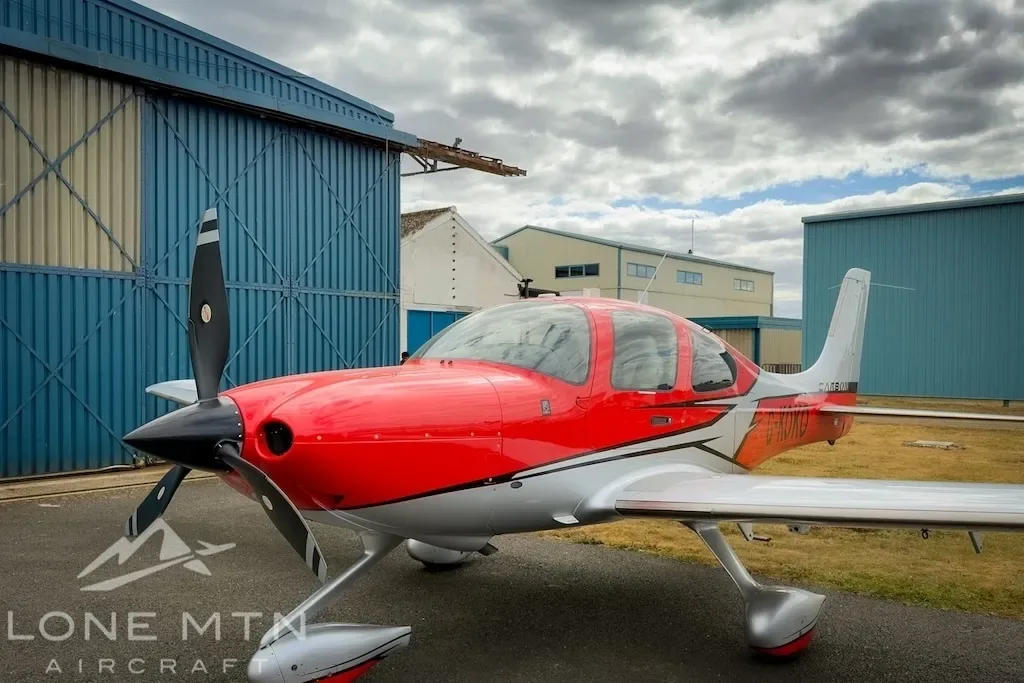 Exterior view of a 2018 Cirrus.