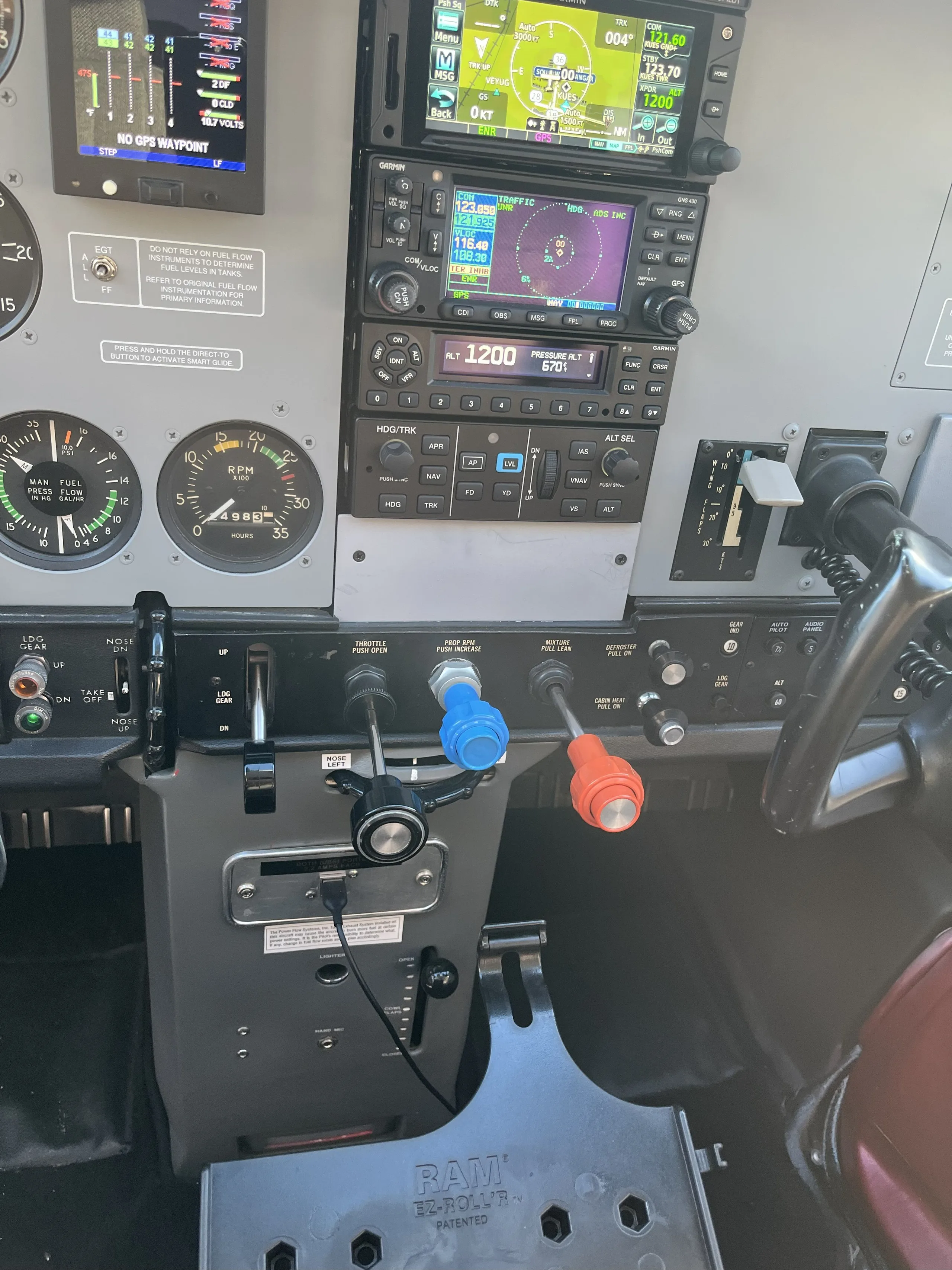 Cockpit and instrument panel of a 1977.