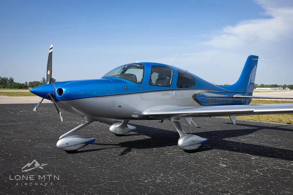 Exterior view of a 2021 Cirrus SR20 G6.