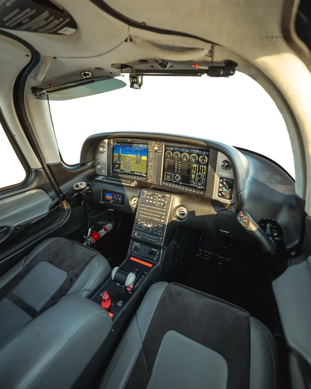 Cockpit and instrument panel of a 2022 CIRRUS SR22-G6 TURBO.