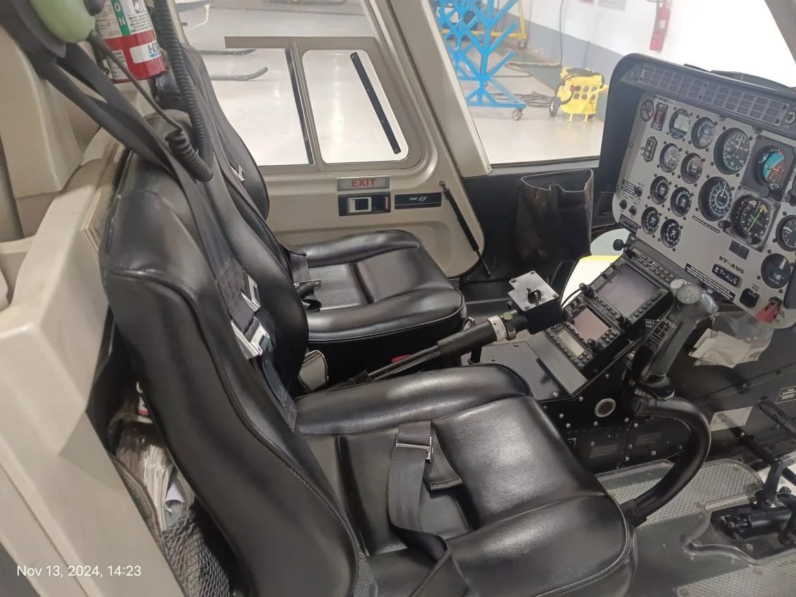 Cockpit and instrument panel of a 2009 Bell 407.