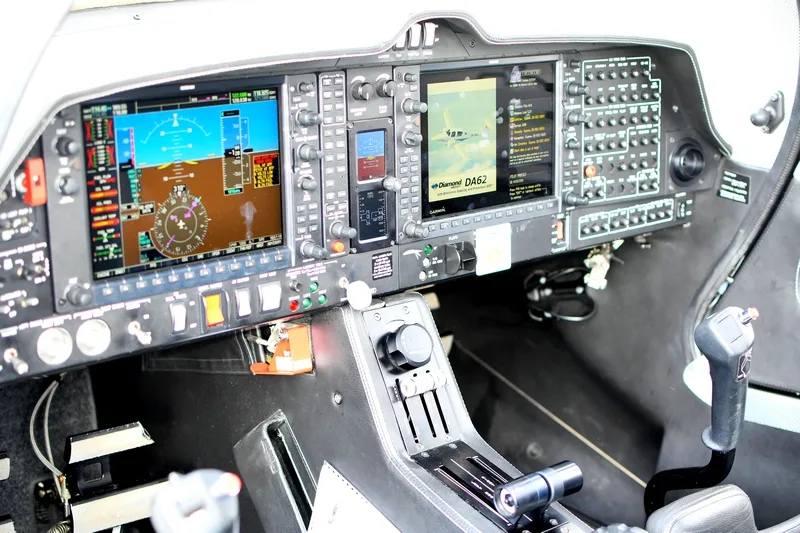 Cockpit and instrument panel of a Diamond AIRCRAFT.